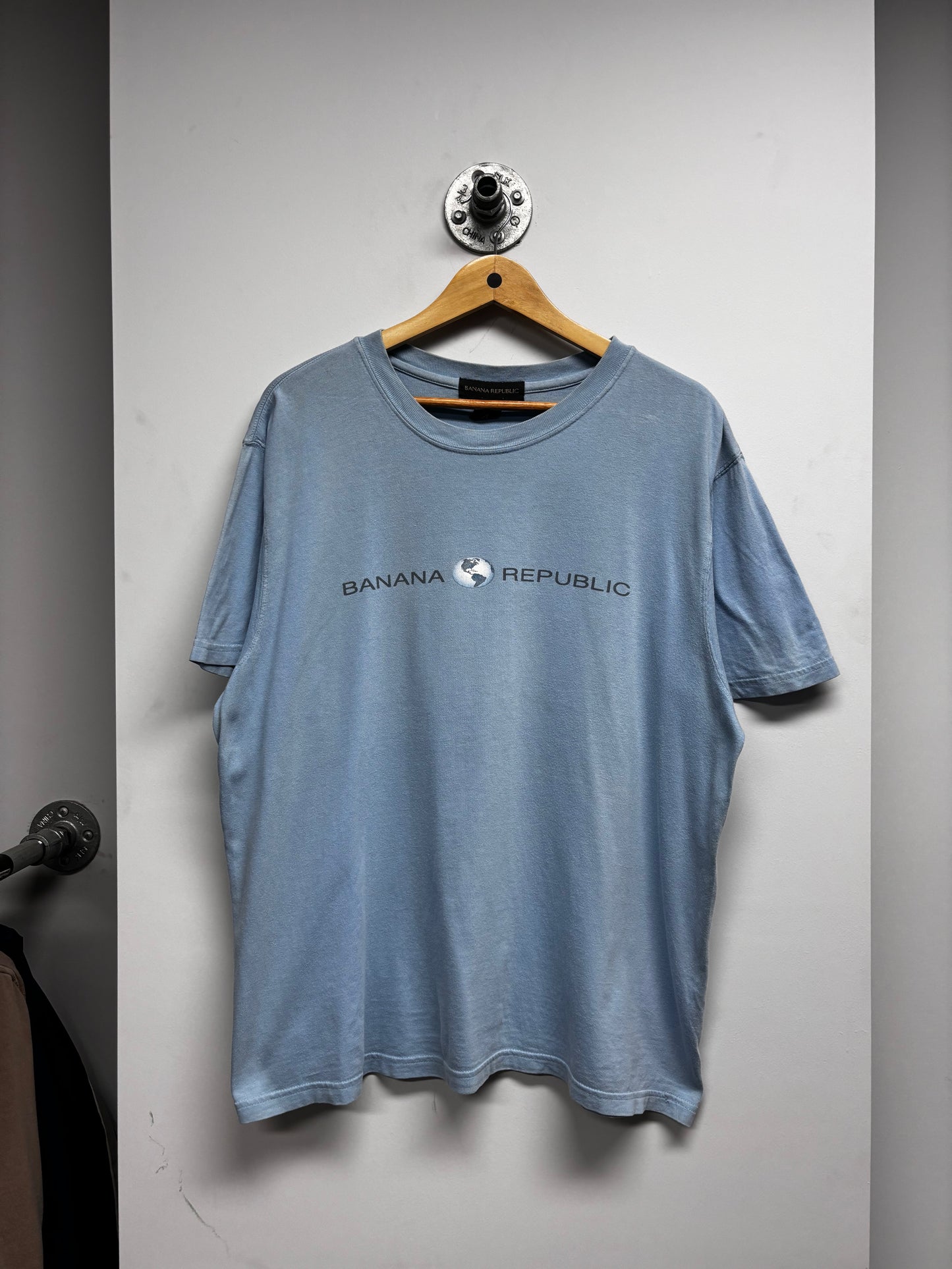 VINTAGE BANANA REPUBLIC TSHIRT (M)