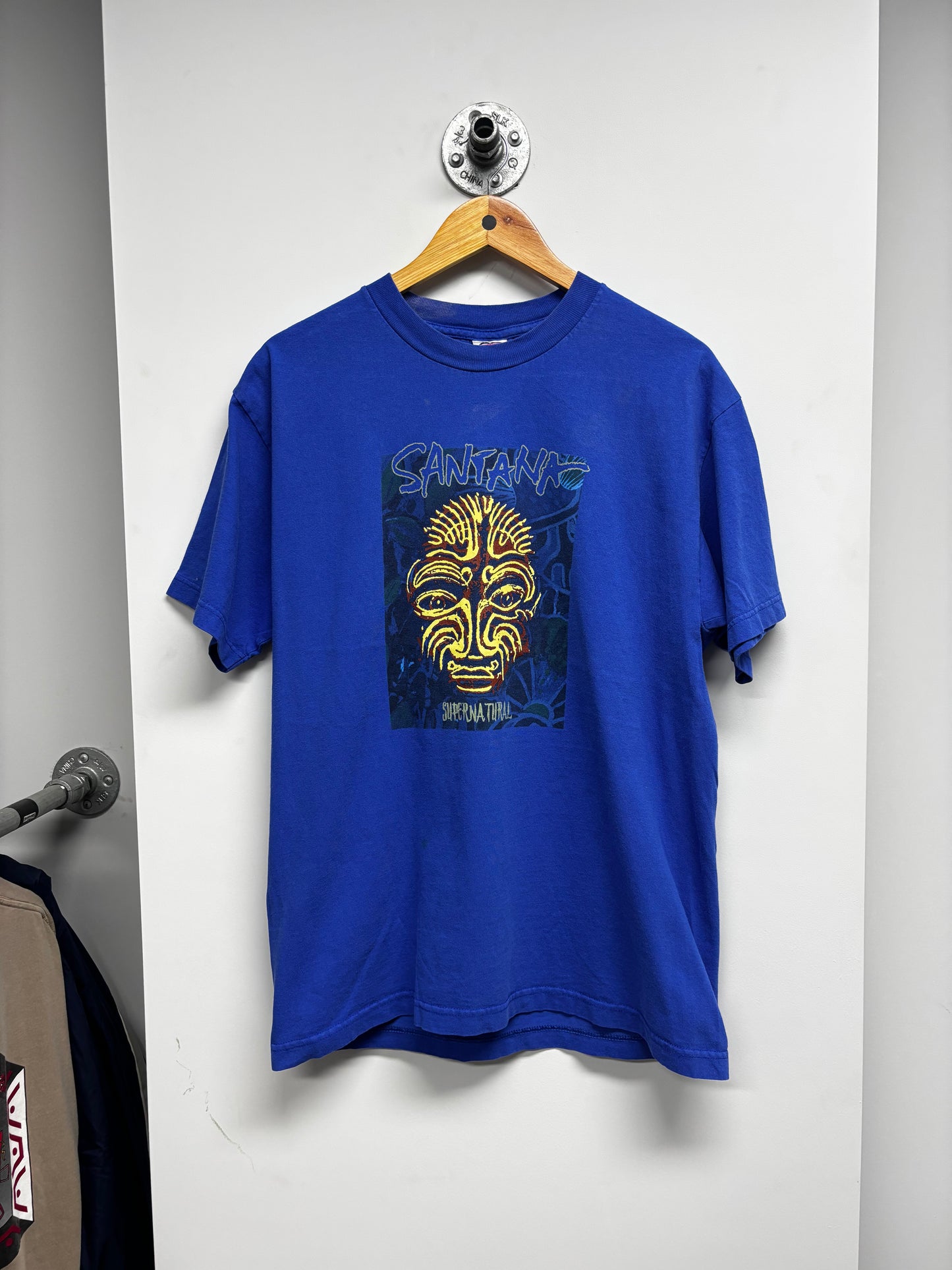 VINTAGE SANTANA SUPERNATURAL GRAPHIC TSHIRT (L)