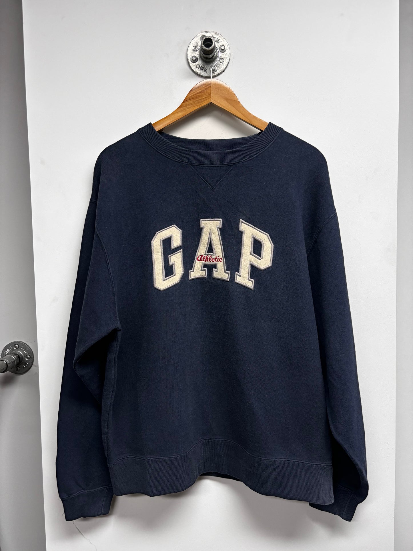 VINTAGE GAP ATHLETIC CREWNECK JUMPER (M)