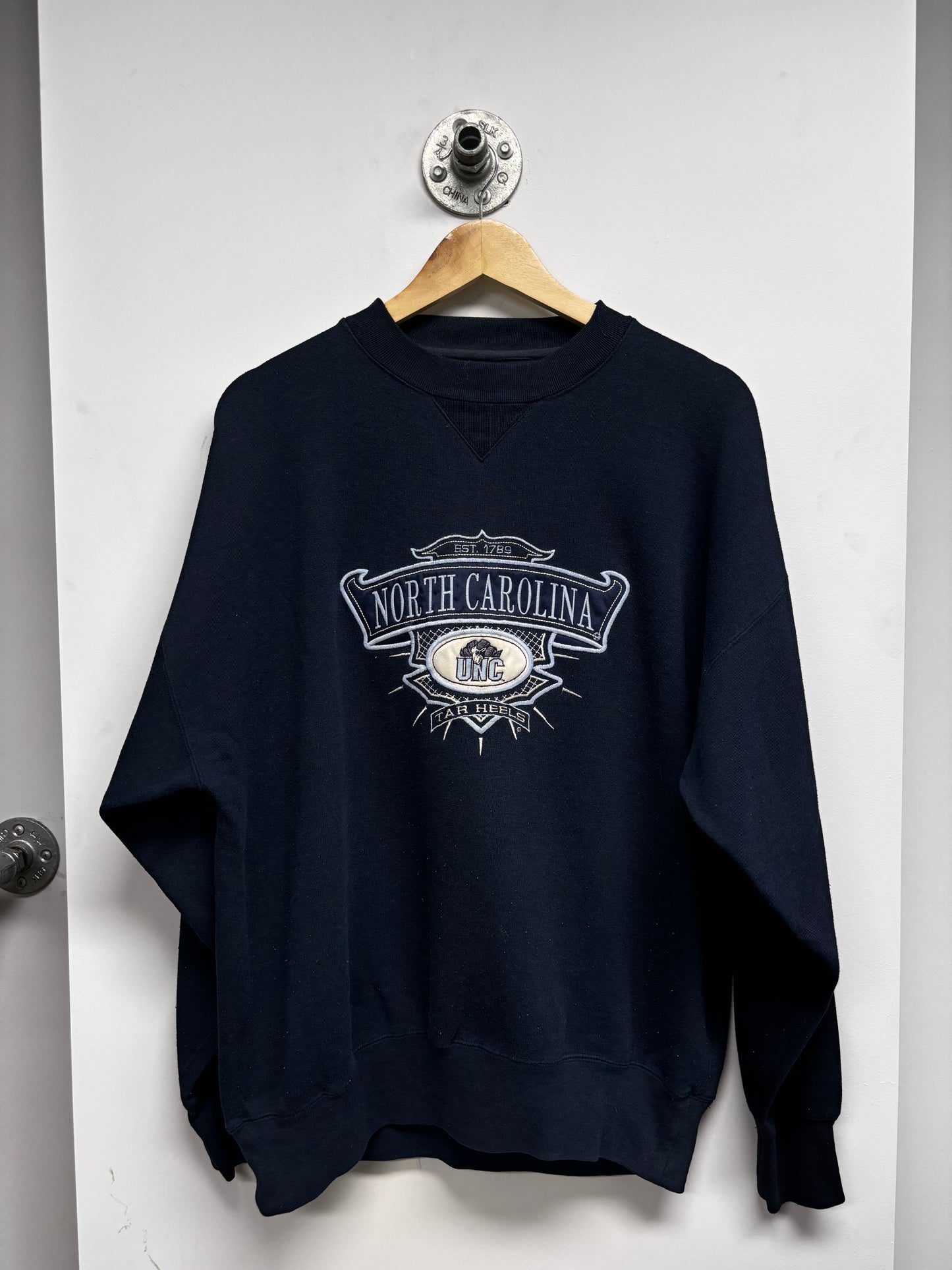VINTAGE NORTH CAROLINA CREWNECK JUMPER (L)