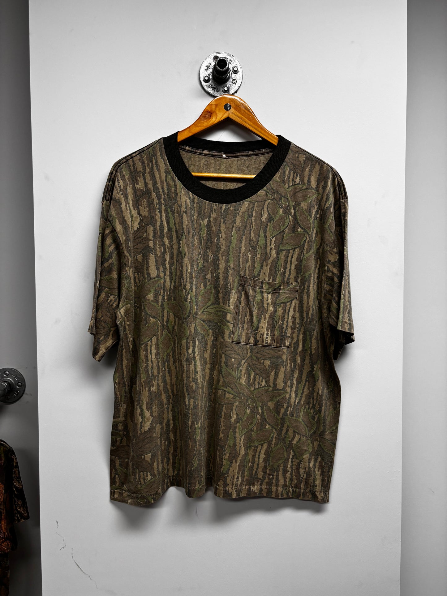 VINTAGE REAL TREE TSHIRT (M)