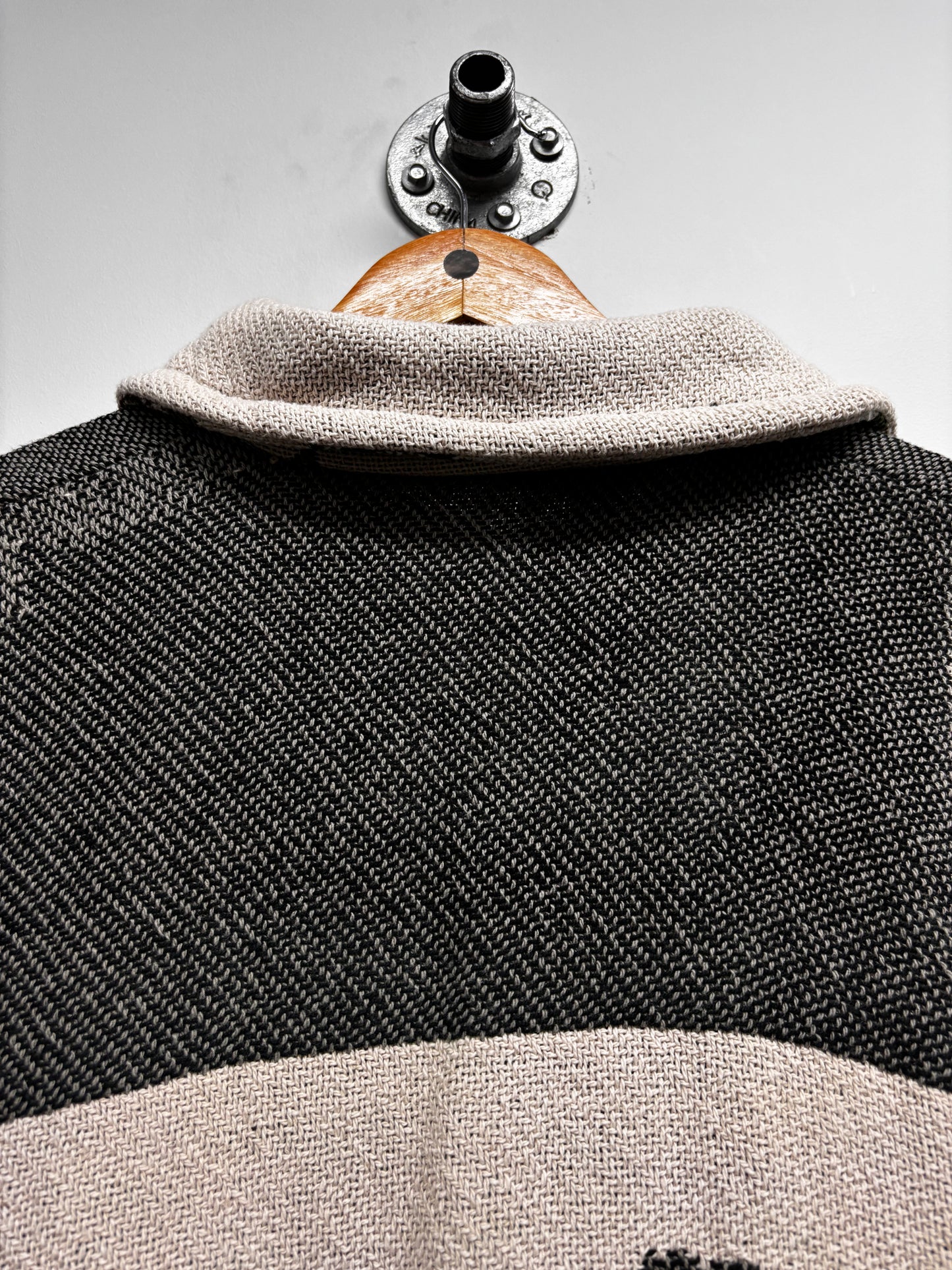 UPCYCLED RUG BUTTON UP (L)