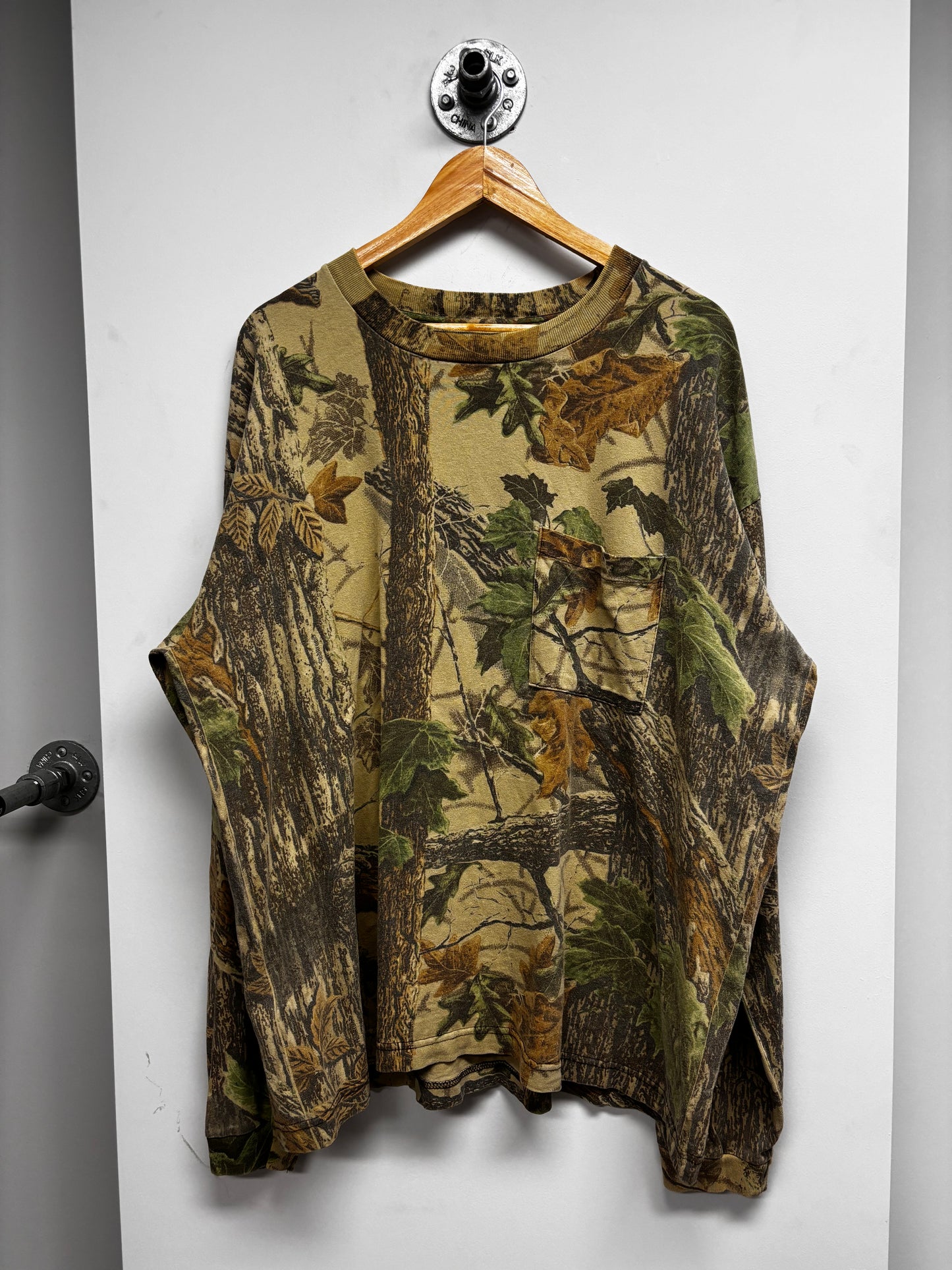 VINTAGE REAL TREE LONG SLEEVE SHIRT (XL)