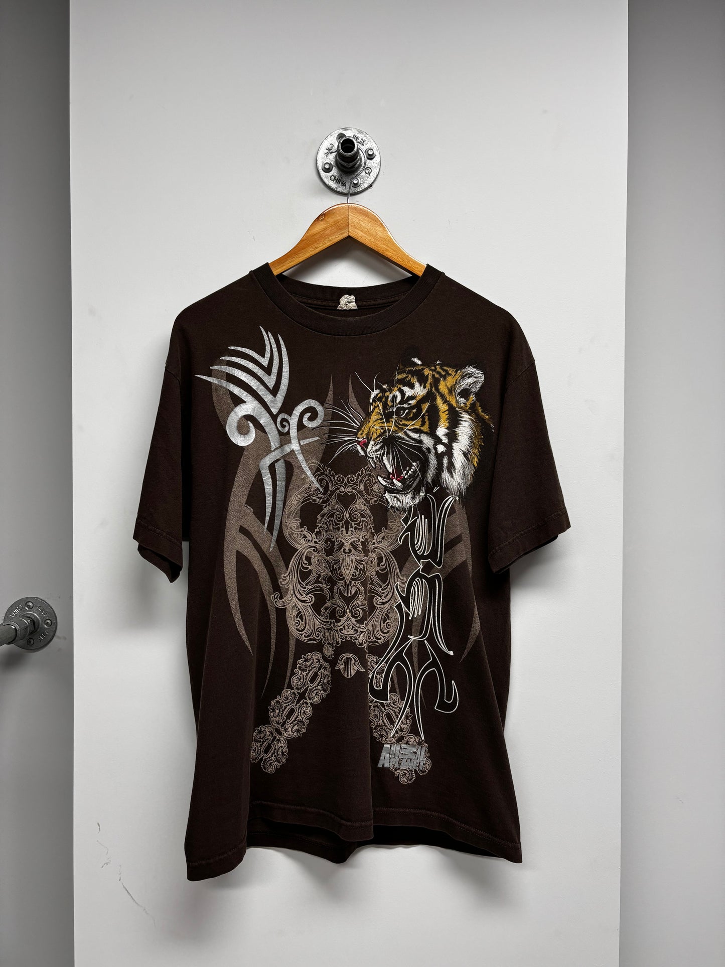 Y2K TIGER GRAPHIC TSHIRT (L)