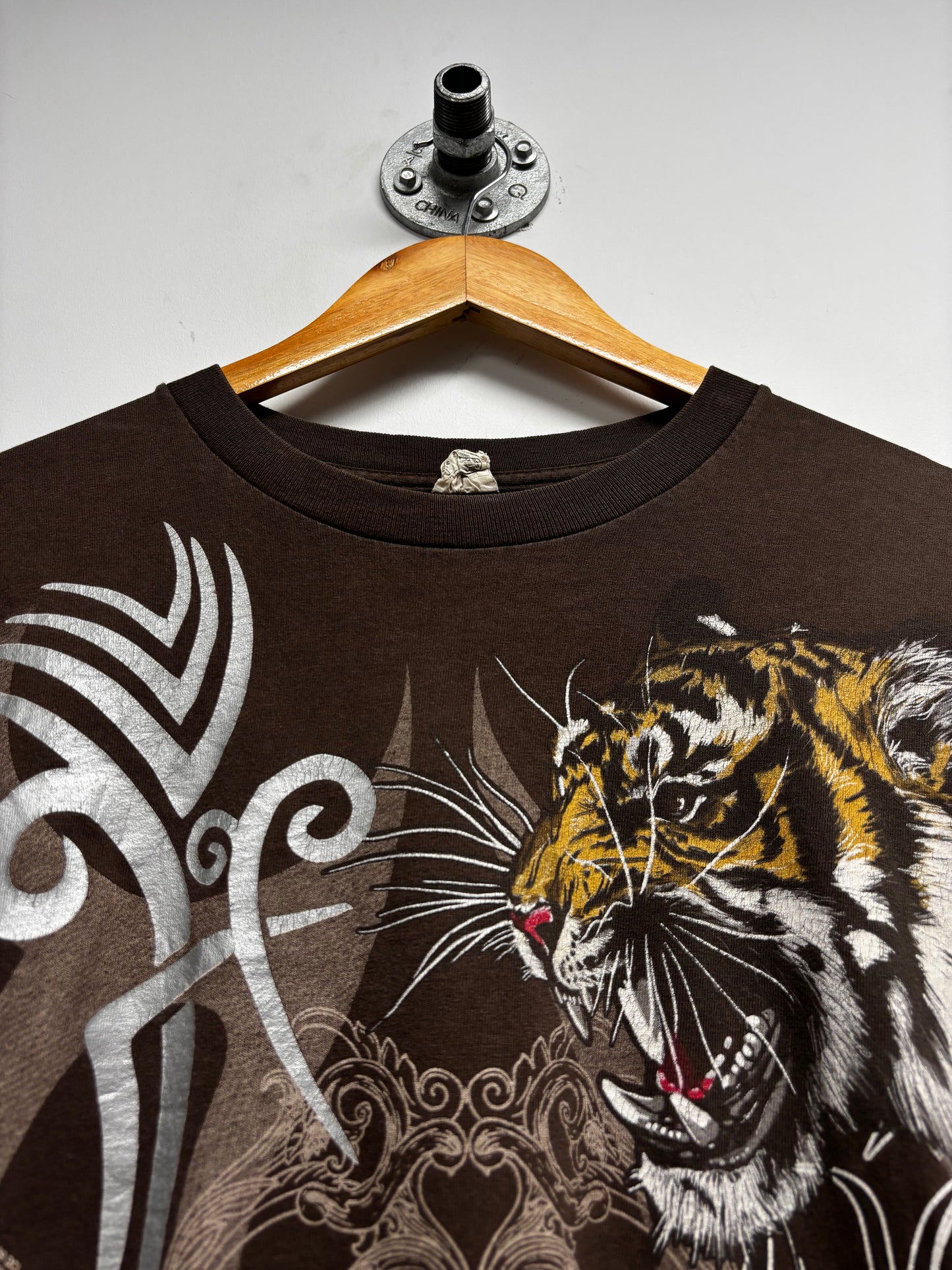 Y2K TIGER GRAPHIC TSHIRT (L)