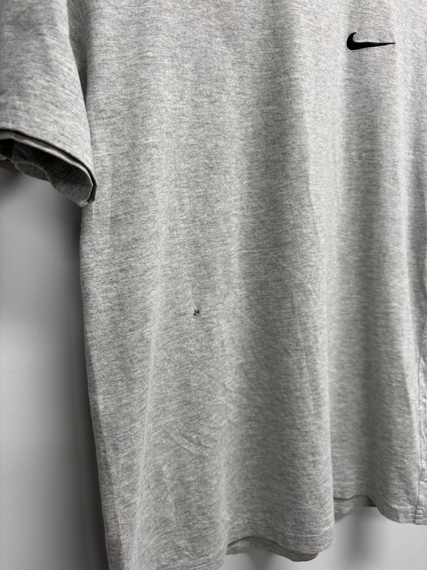 VINTAGE NIKE SWOOSH TSHIRT (S)