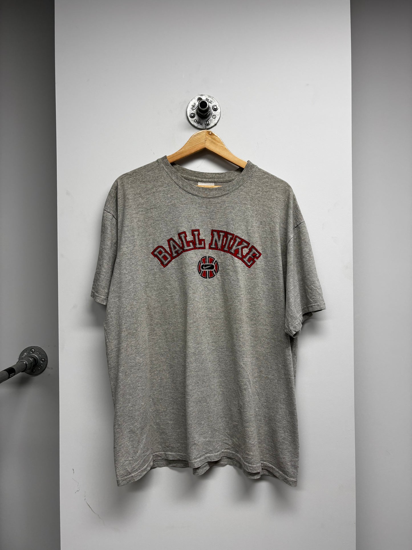 VINTAGE NIKE TSHIRT (L)