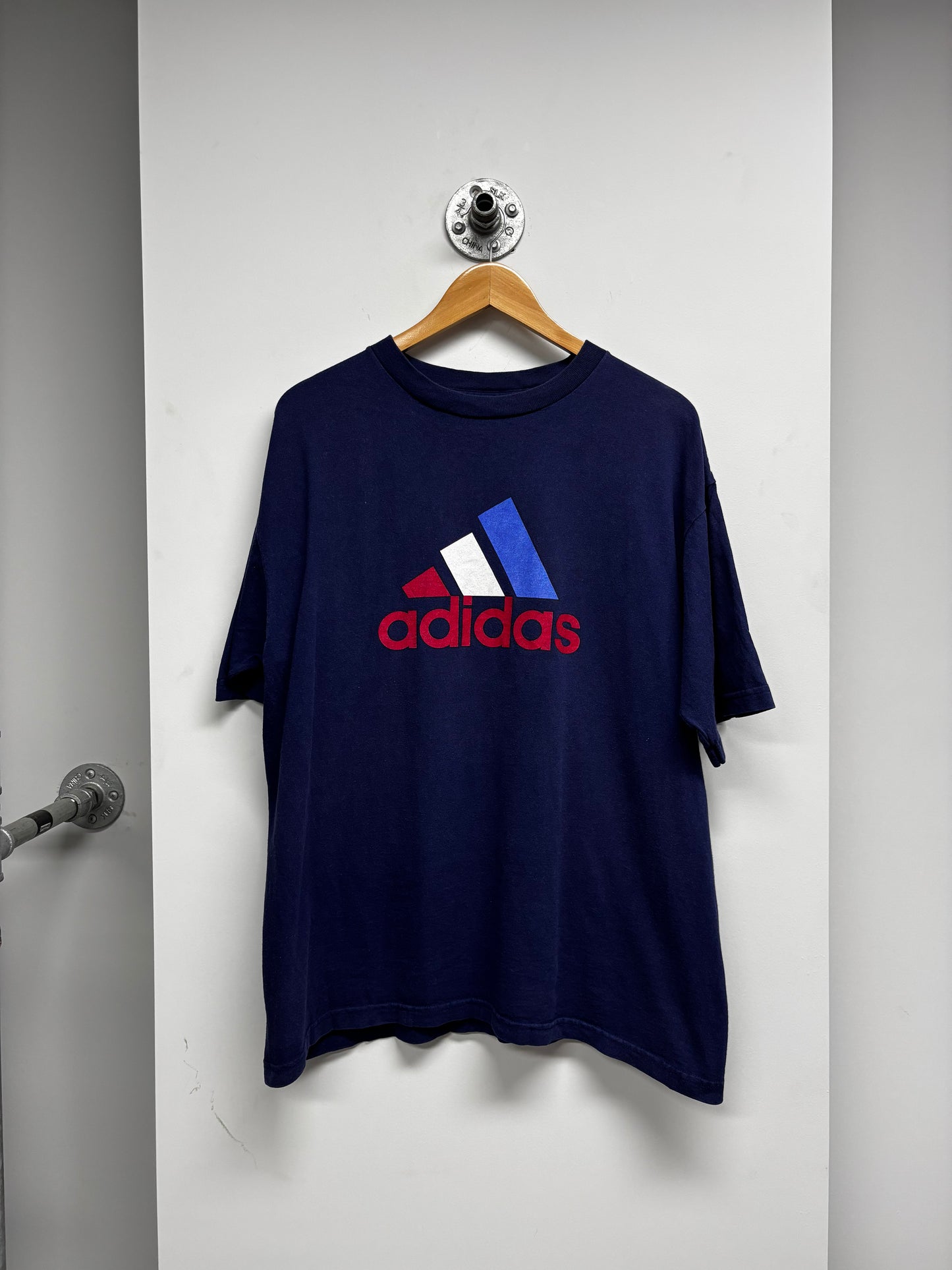 VINTAGE ADIDAS LOGO TSHIRT (L)