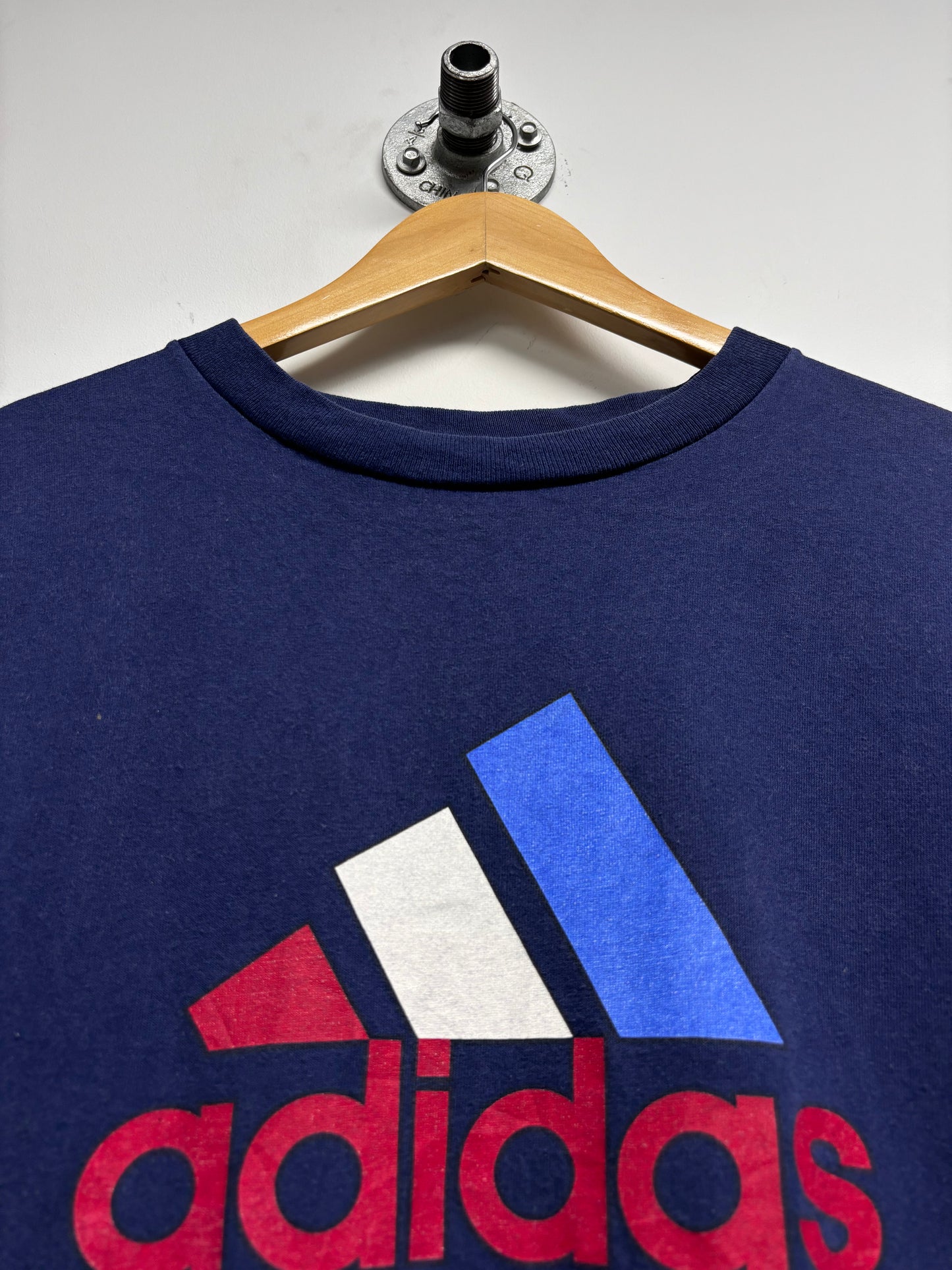 VINTAGE ADIDAS LOGO TSHIRT (L)
