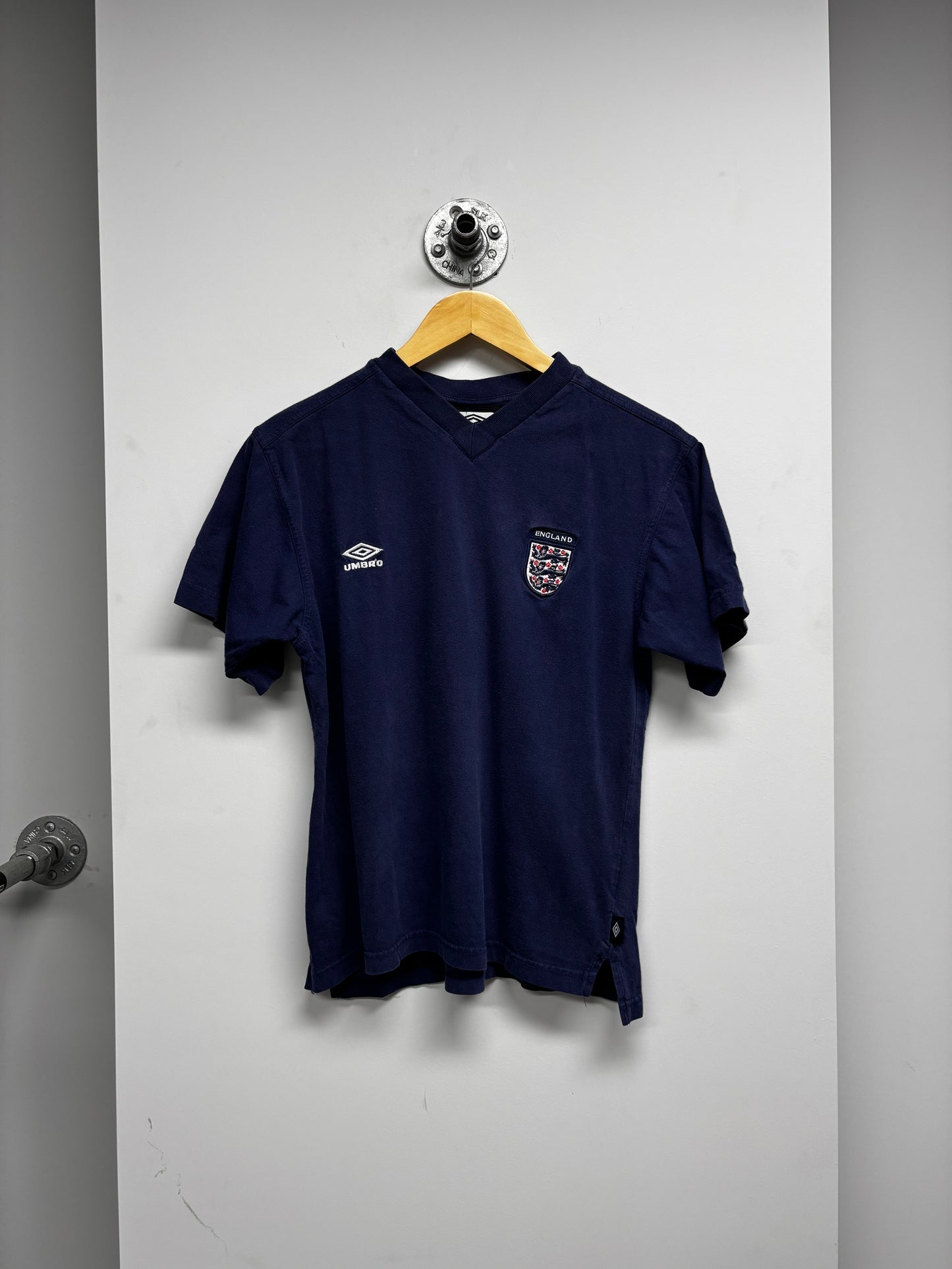 UMBRO ENGLAND FOOTBALL TSHIRT (S)