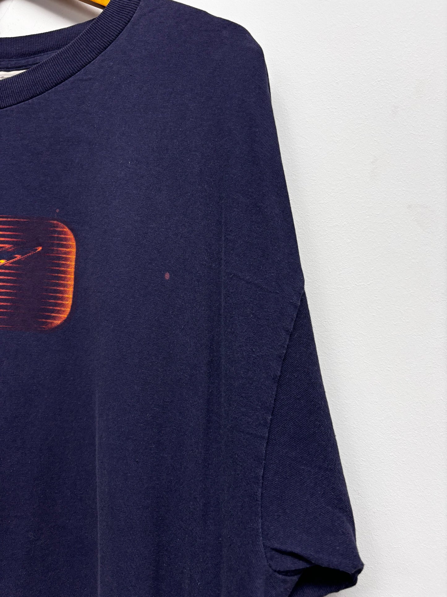 VINTAGE NIKE SWOOSH GRAPHIC TSHIRT (XL)