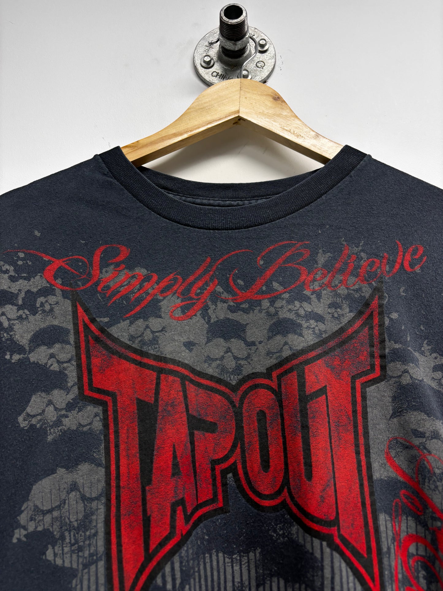 VINTAGE TAP OUT TSHIRT (XL)