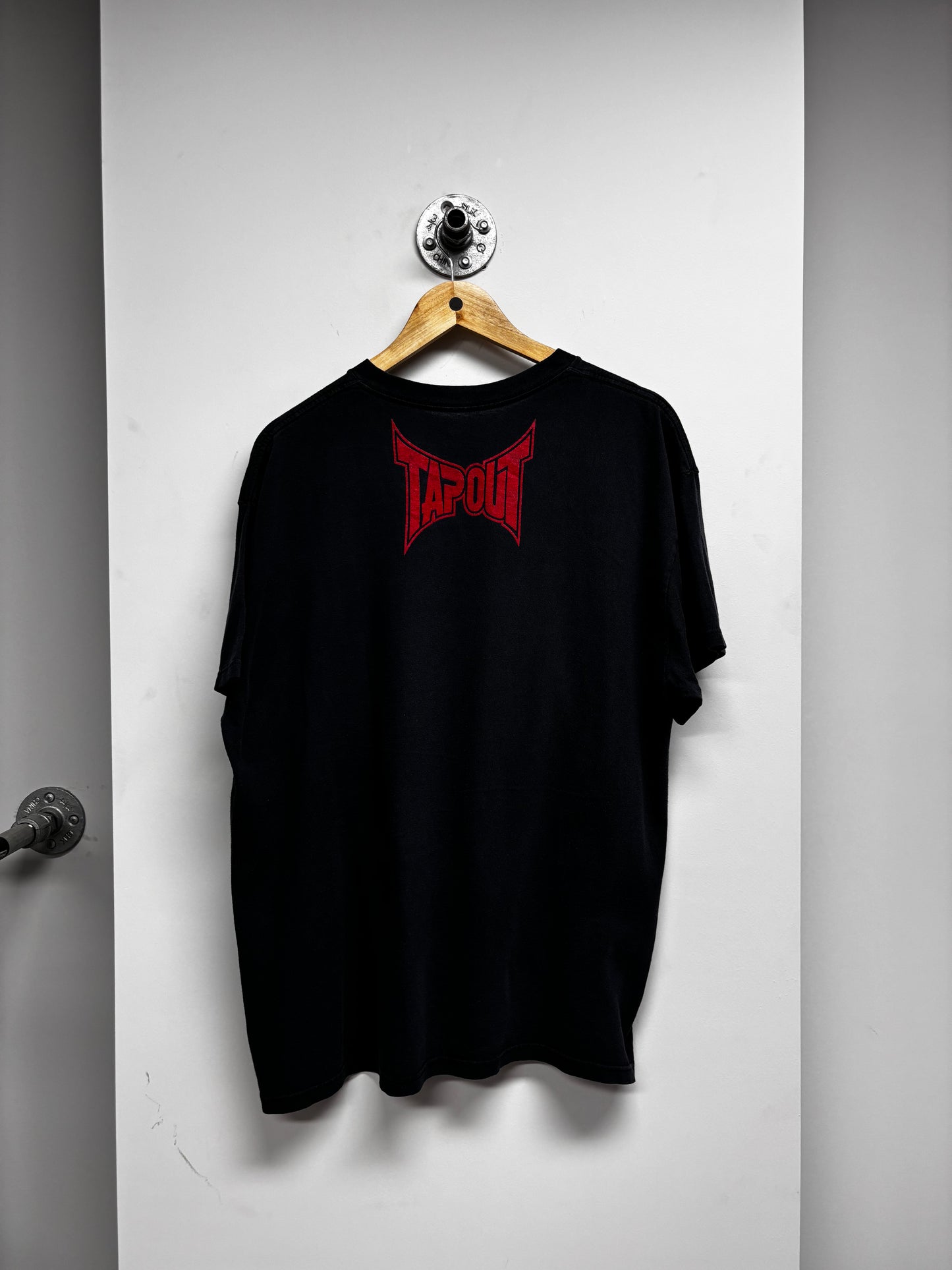 VINTAGE TAP OUT TSHIRT (XL)