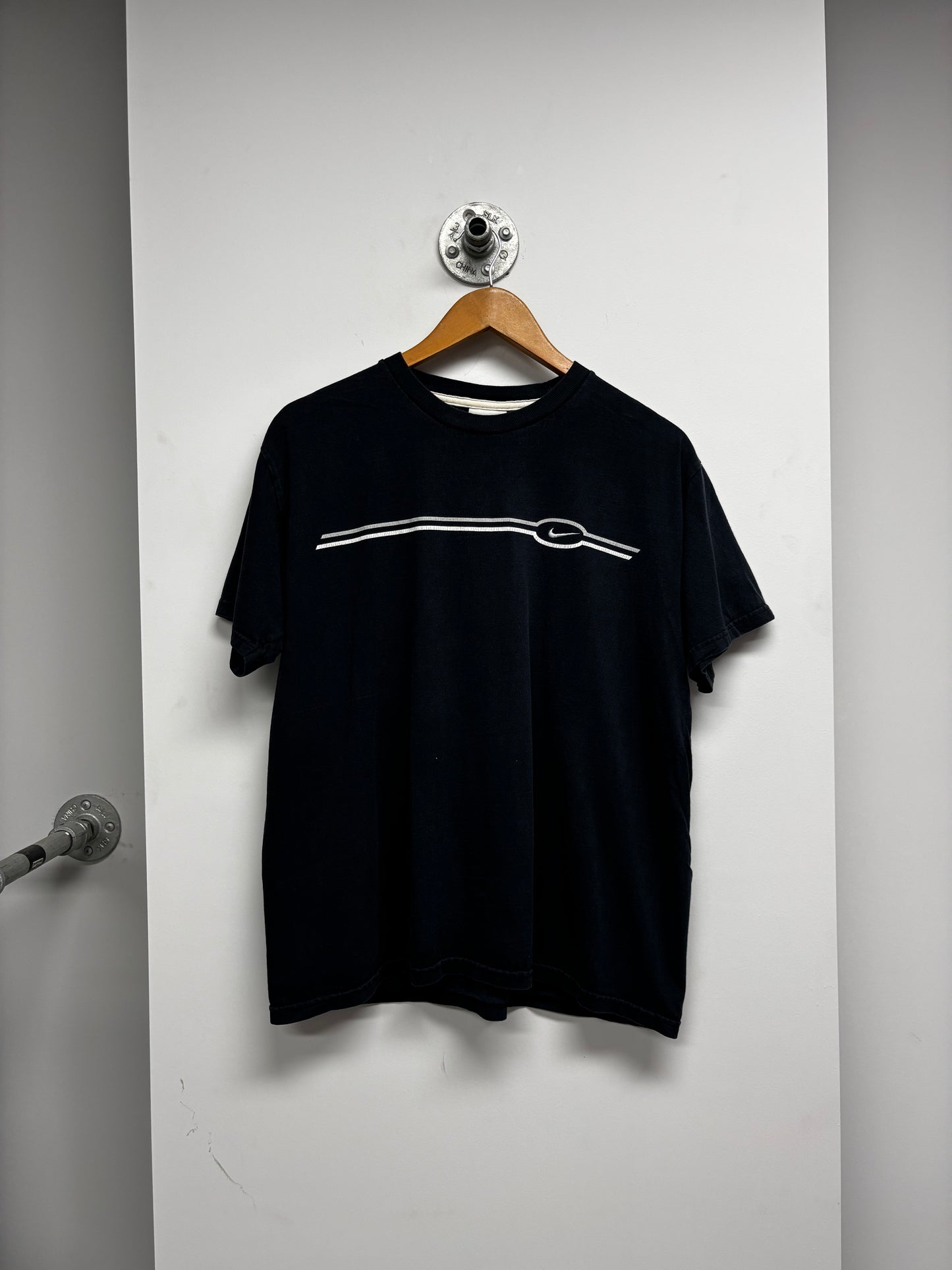 VINTAGE NIKE SWOOSH STRIPPED TSHIRT (M)