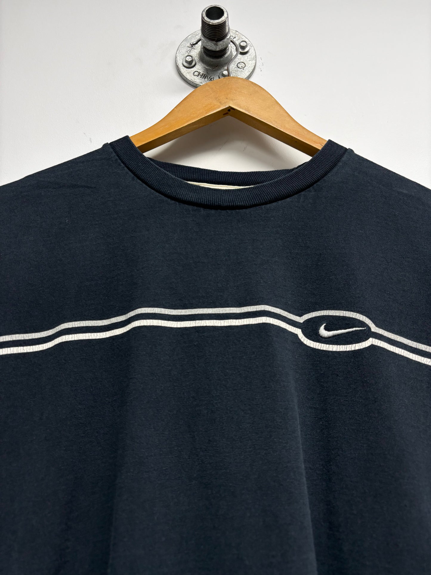VINTAGE NIKE SWOOSH STRIPPED TSHIRT (M)