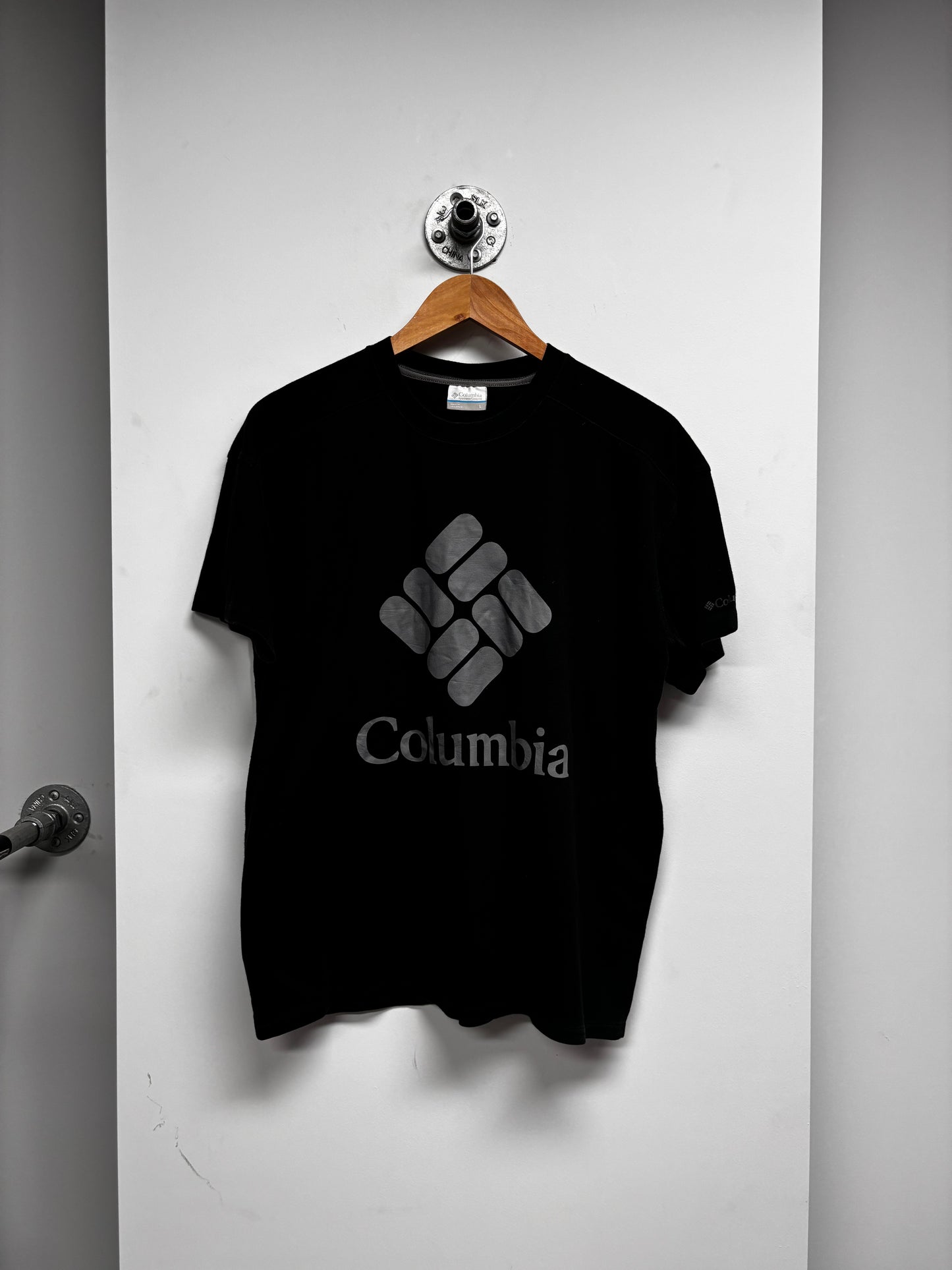 VINTAGE COLUMBIA TSHIRT (L)