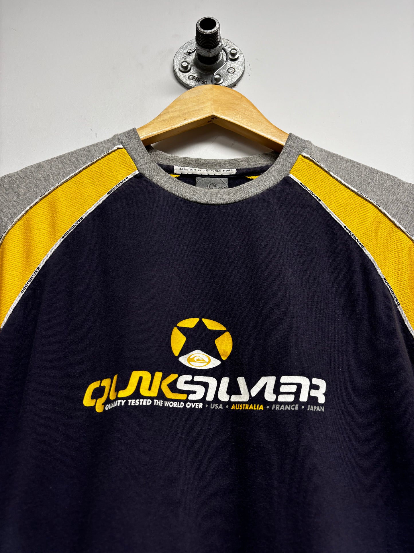 2000's QUICKSILVER TSHIRT (M)