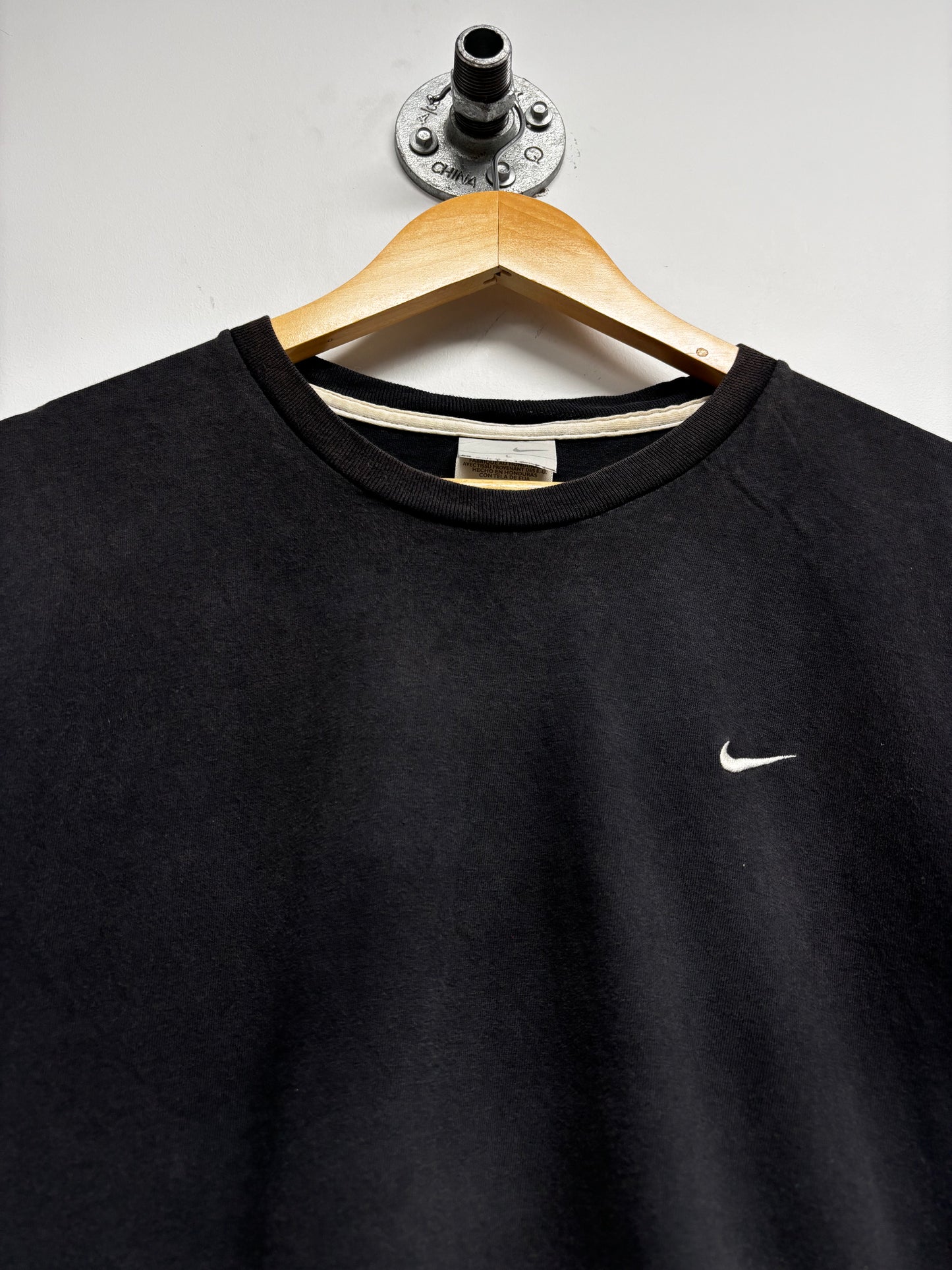 NIKE SWOOSH TSHIRT (L)
