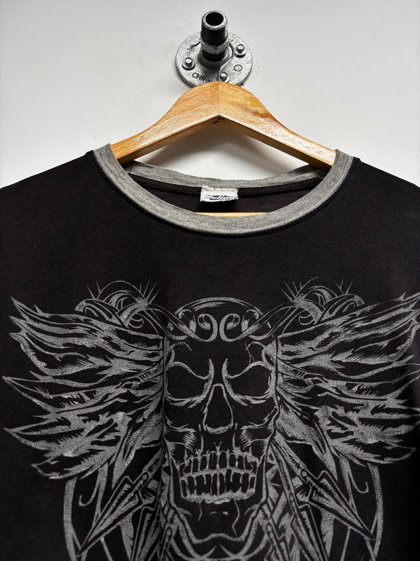 AFFLICTION STYLE Y2K TSHIRT (M)