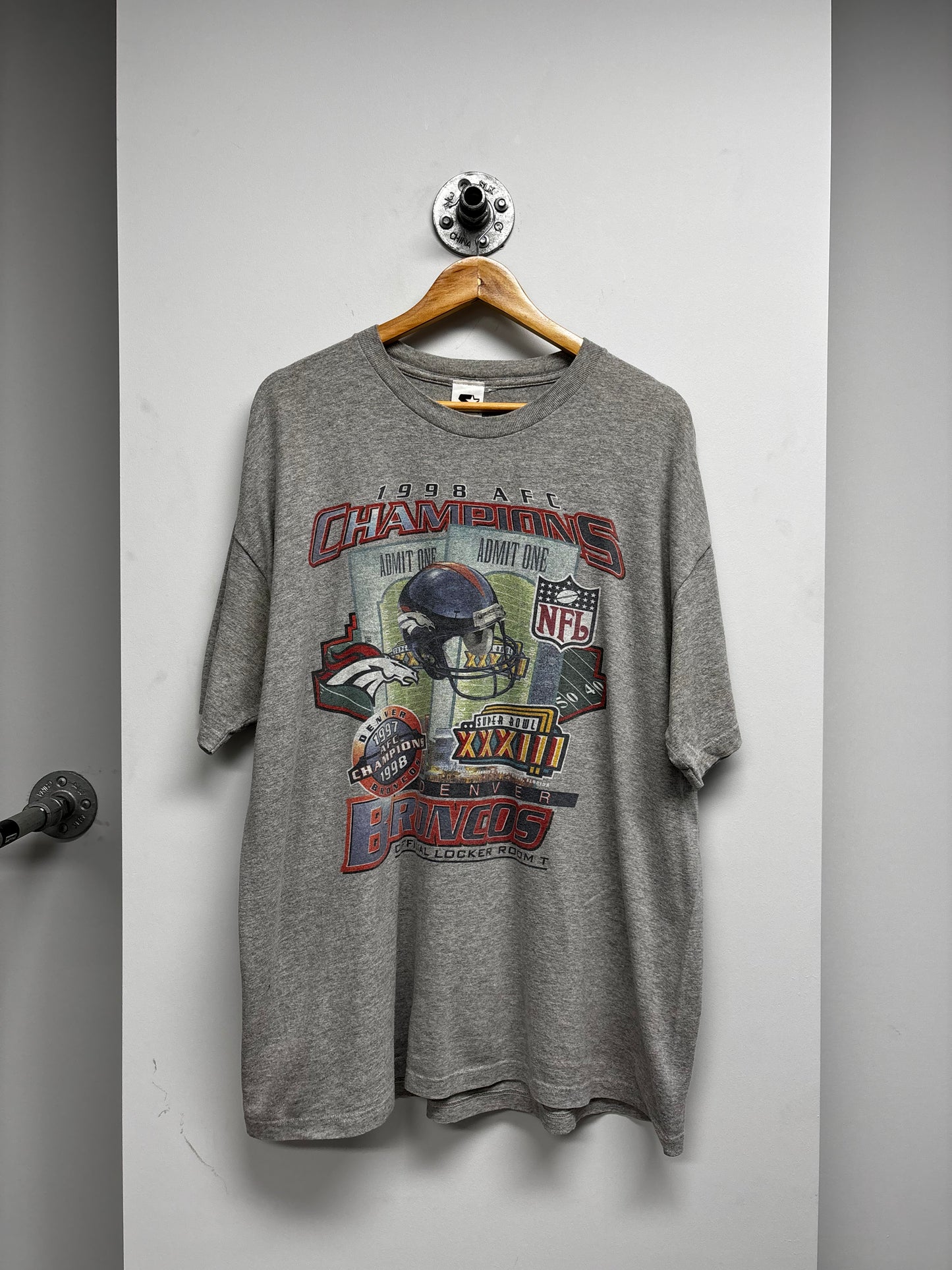 VINTAGE DENVER BRONCOS STARTER NFL TSHIRT (XL)