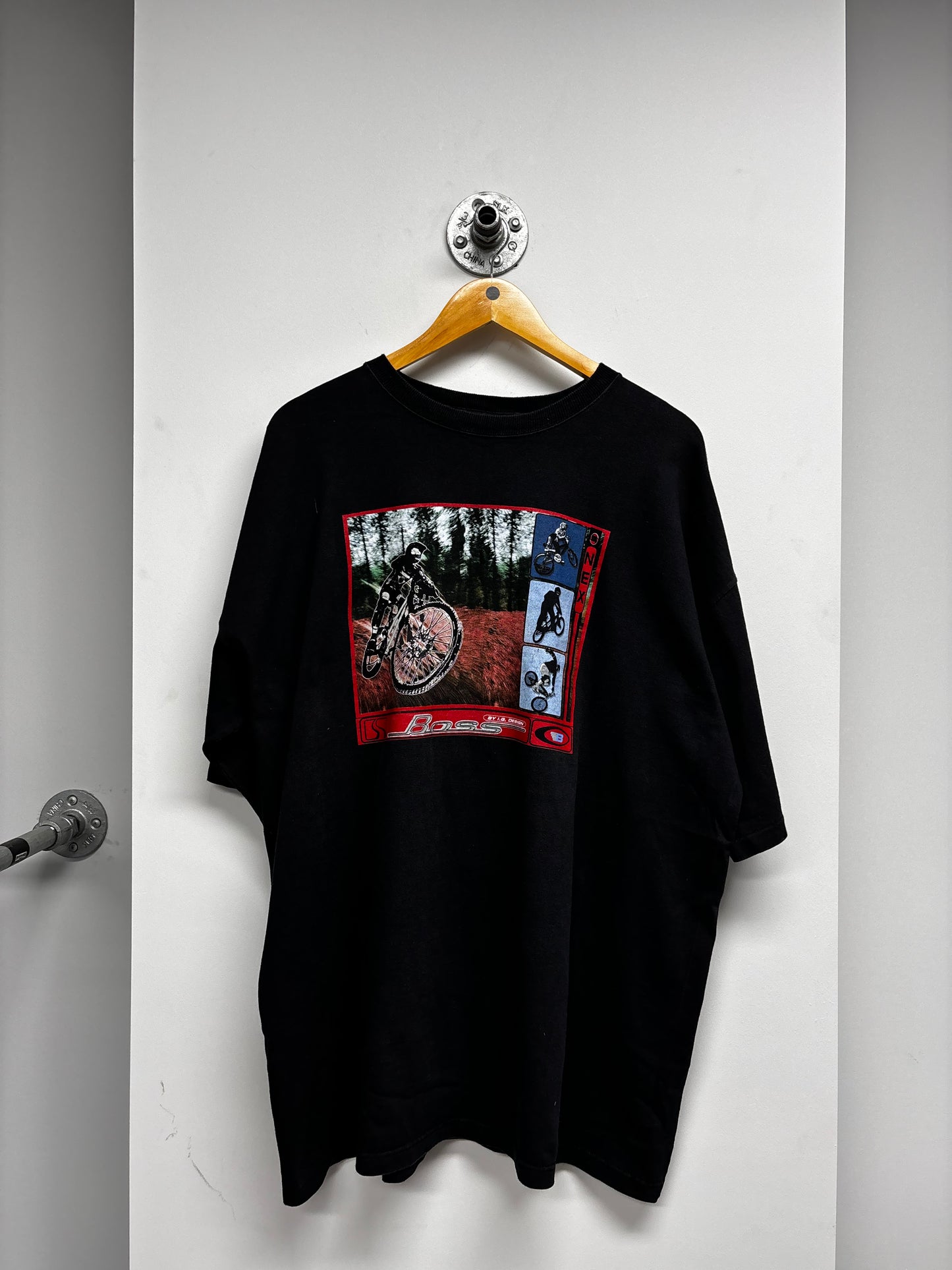 VINTAGE BOSS DIRT BIKE TSHRIT (2XL)