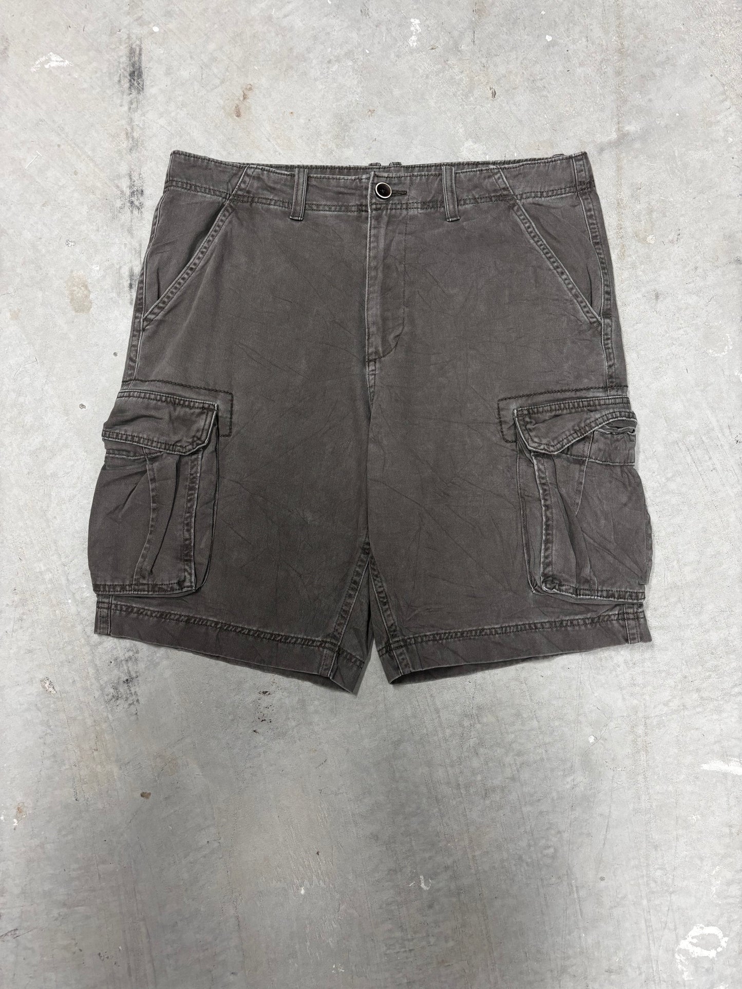 VINTAGE CARGO SHORTS (38")