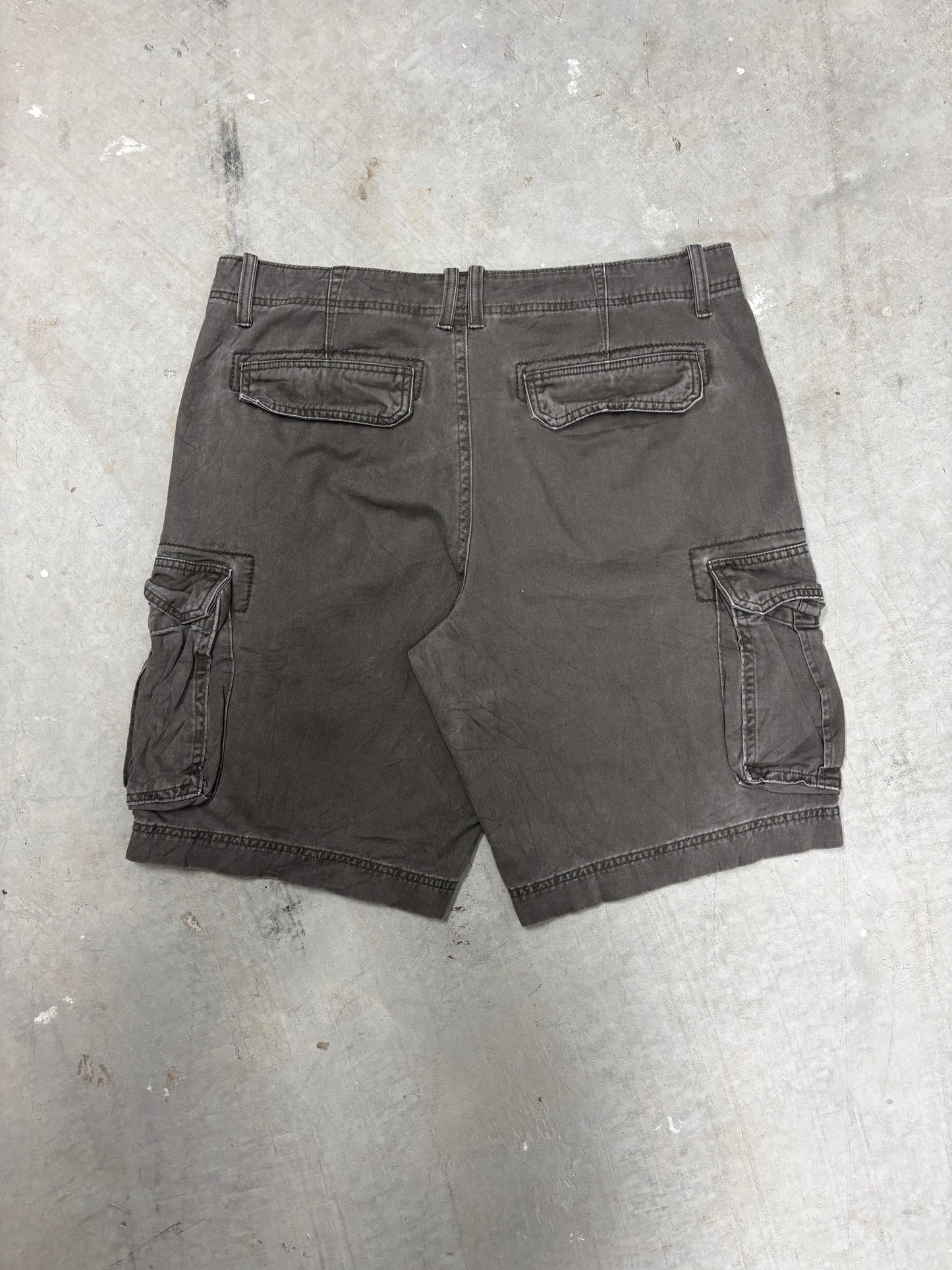VINTAGE CARGO SHORTS (38")