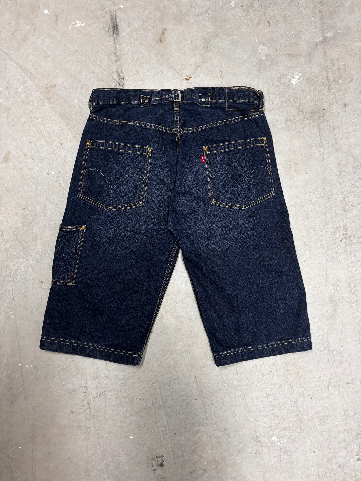VINTAGE LEVIS JORTS (36")