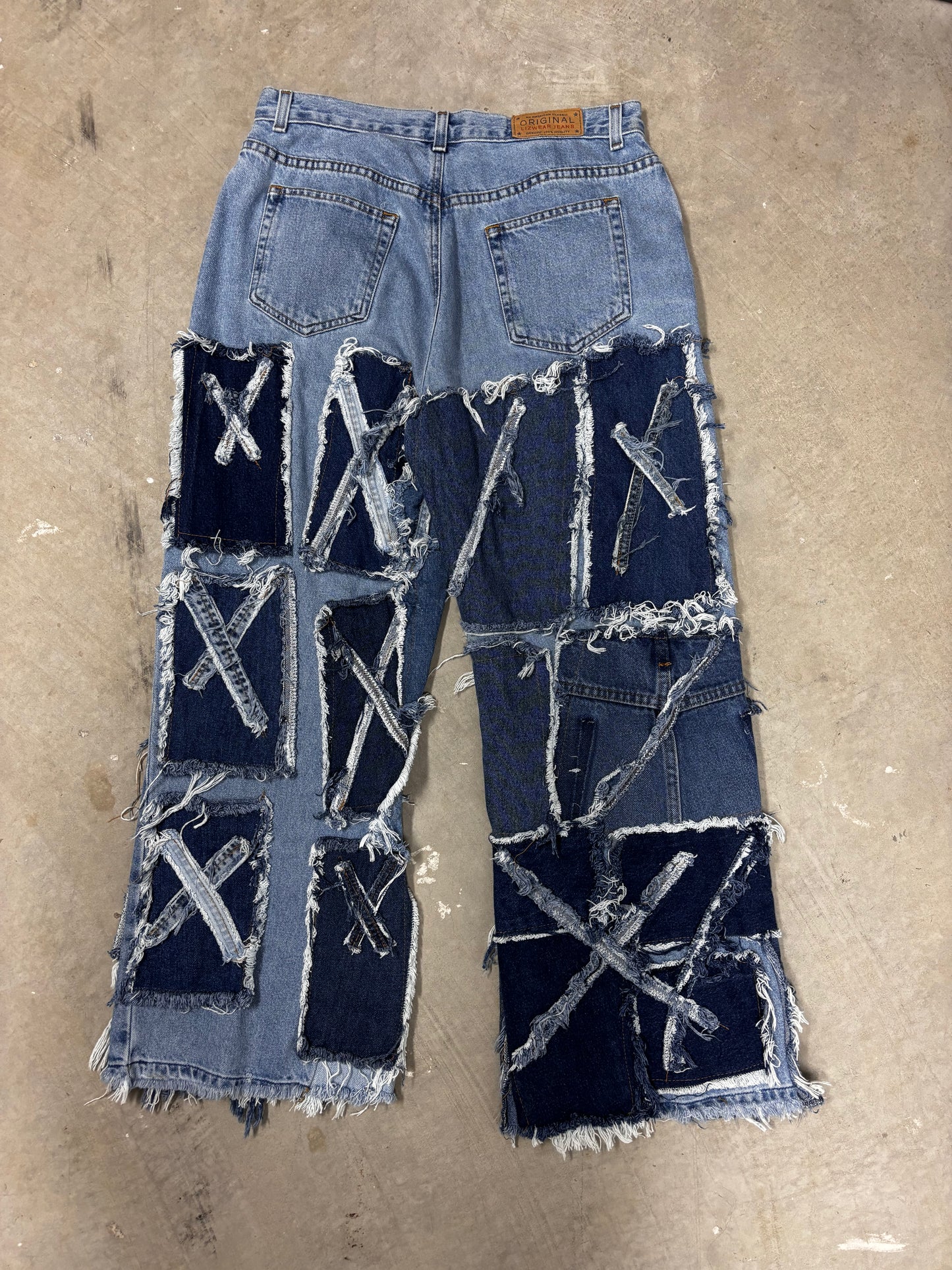 VINTAGE REWORKED DISTRESSED JEANS (32")