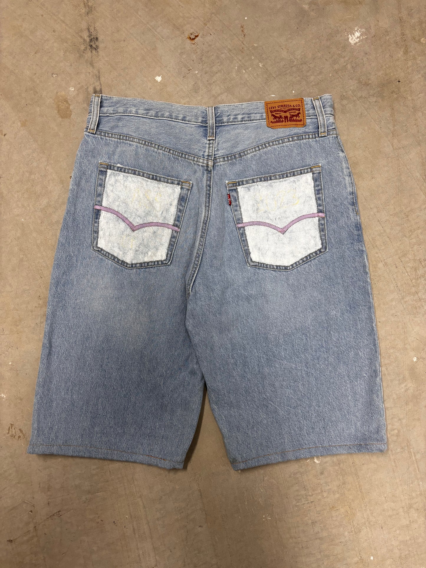 REWORKED LEVIS SEN JORTS (31")