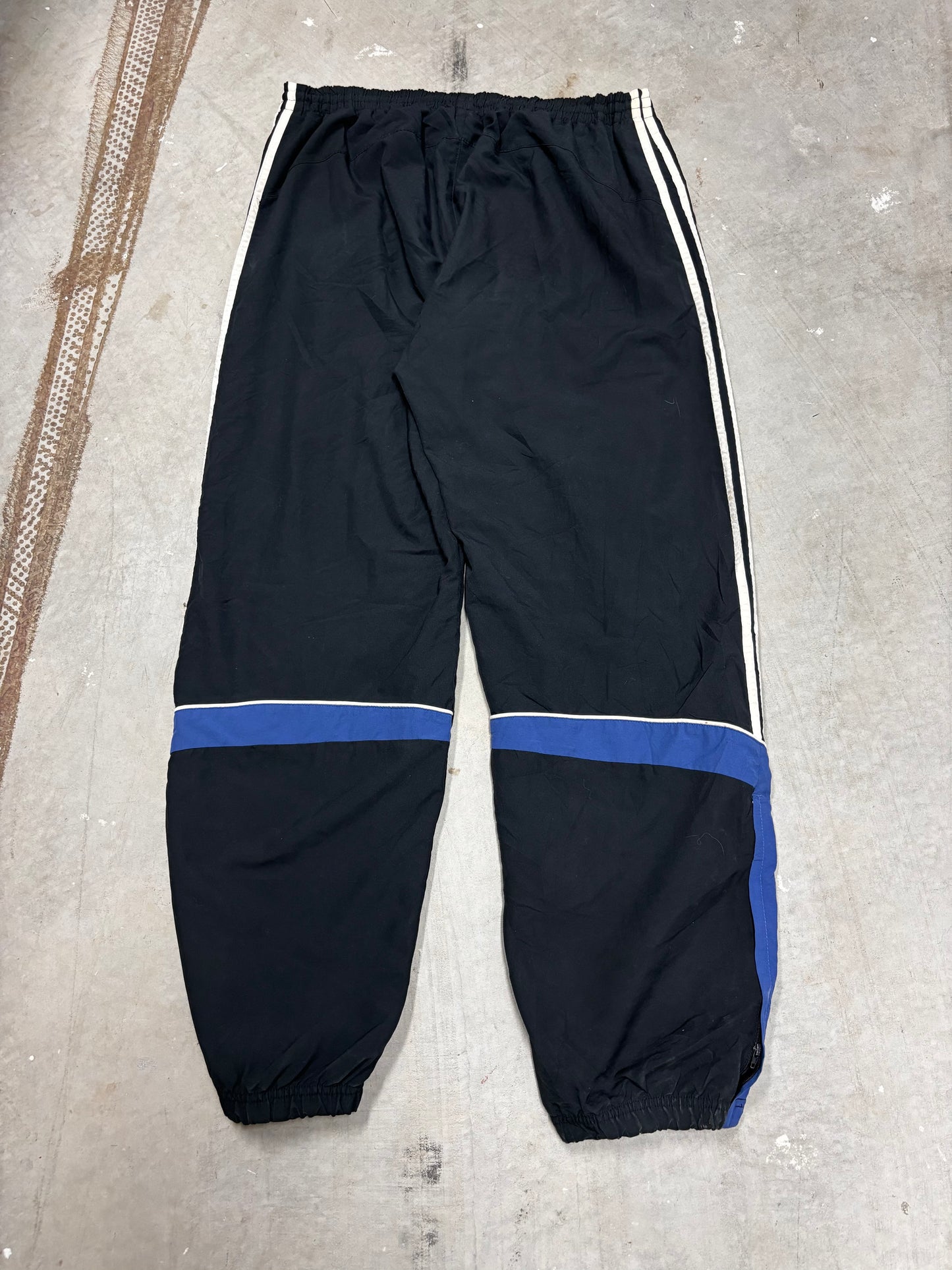 VINTAGE ADIDAS TRACKPANTS (L)