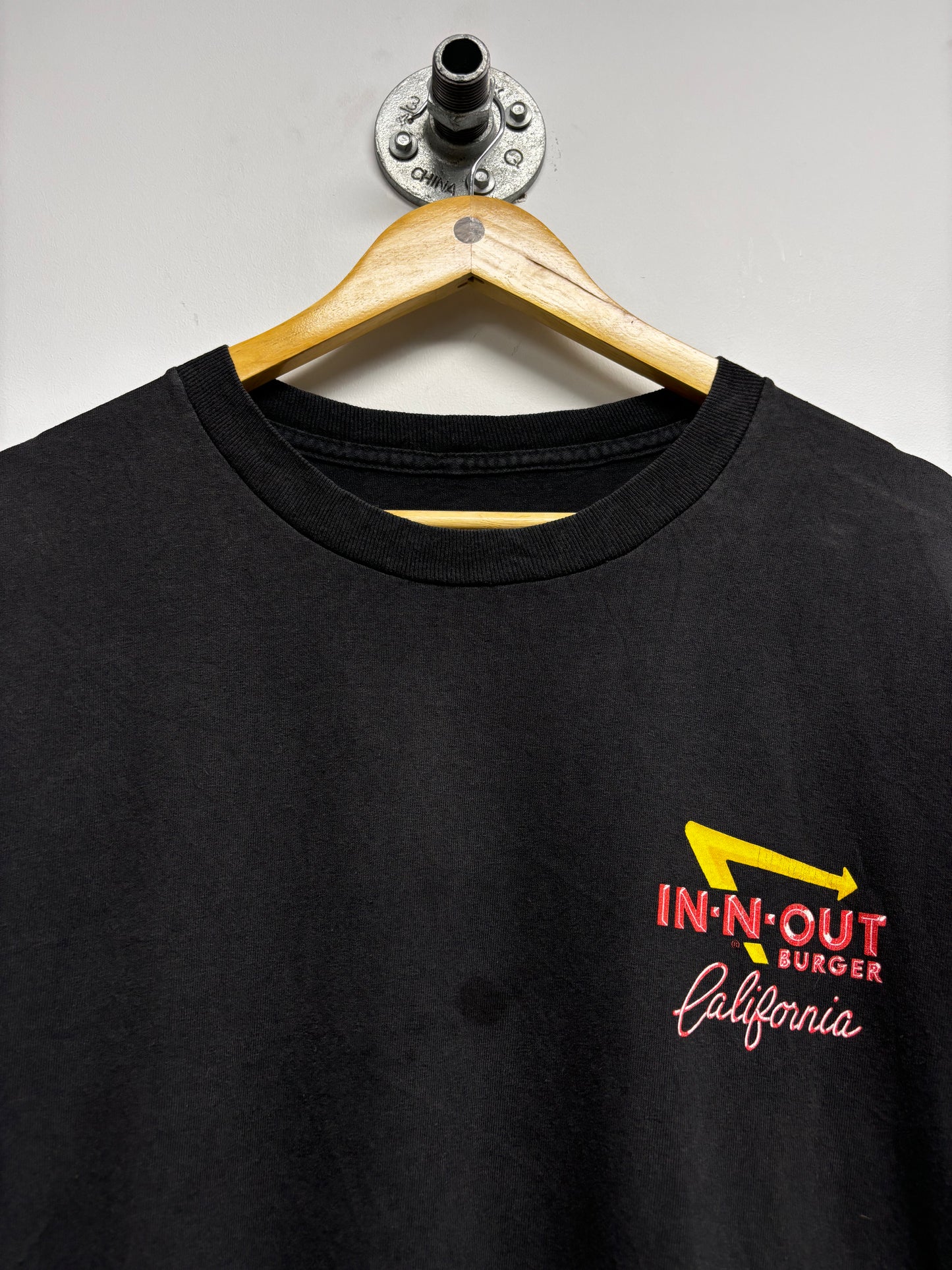 IN-N-OUT BURGER CALIFORNIA TSHIRT (XL)