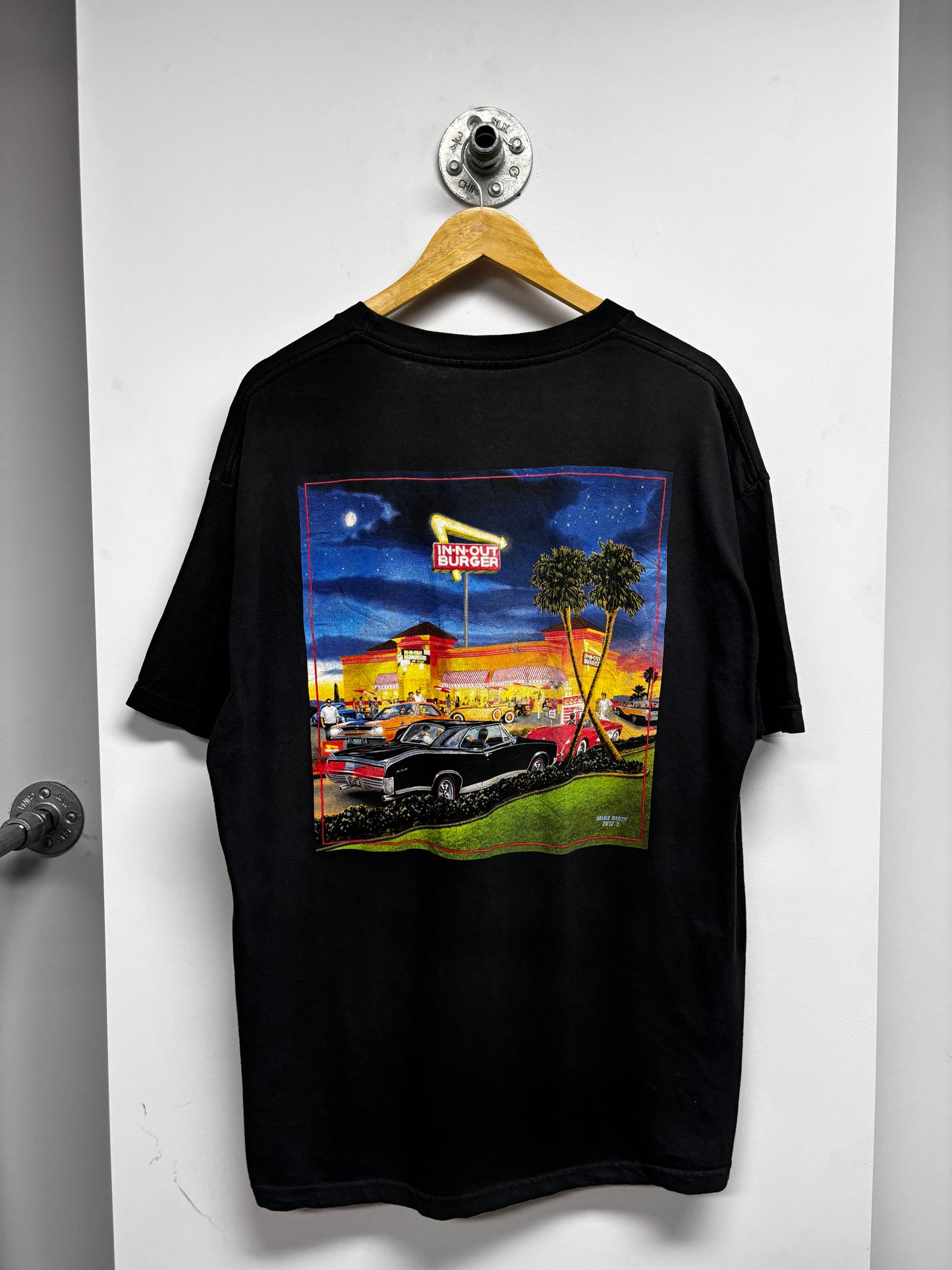 IN-N-OUT BURGER CALIFORNIA TSHIRT (XL)