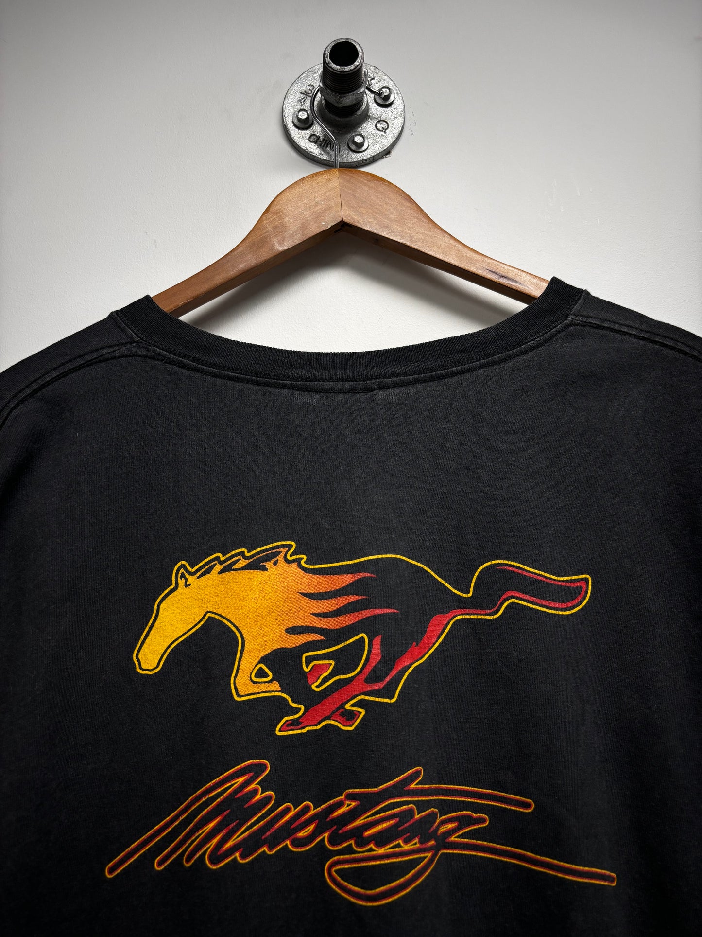 VINTAGE MUSTANG GRAPHIC TSHIRT (XL)