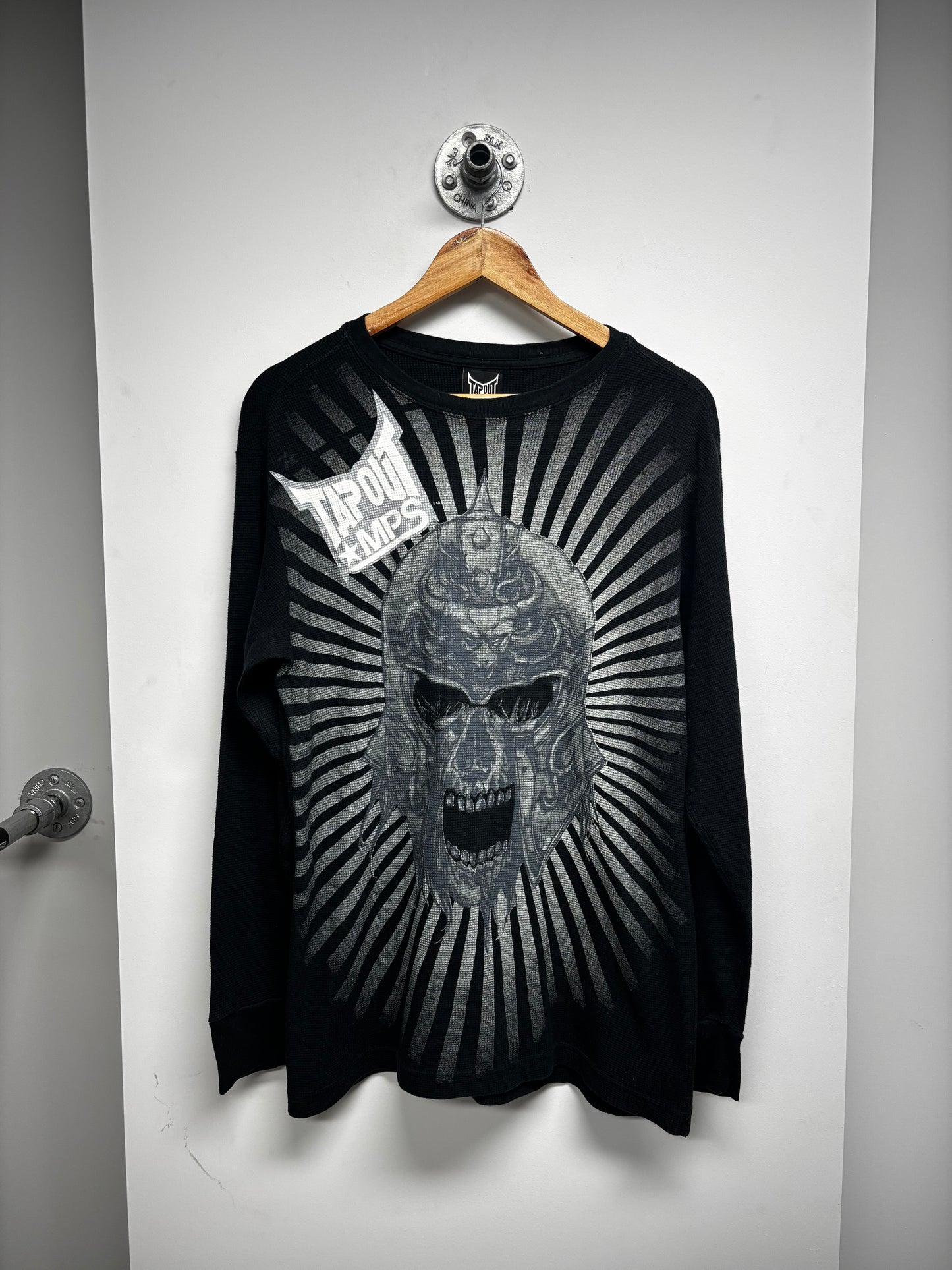 TAP OUT WAFFLE LONG SLEEVE SHIRT (L)