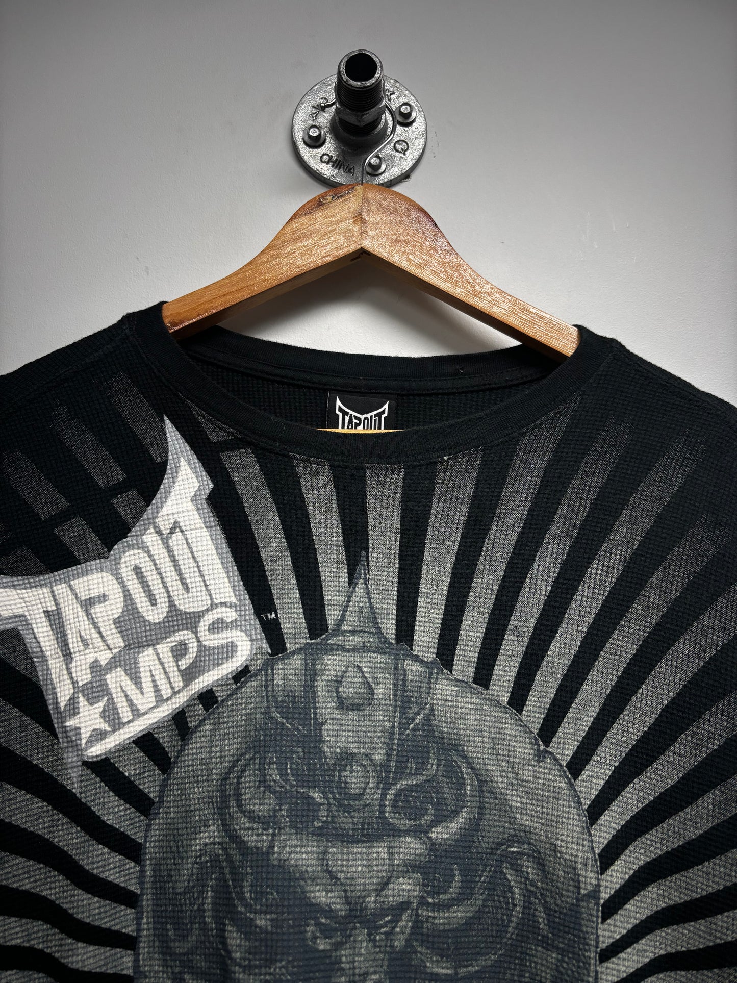 TAP OUT WAFFLE LONG SLEEVE SHIRT (L)