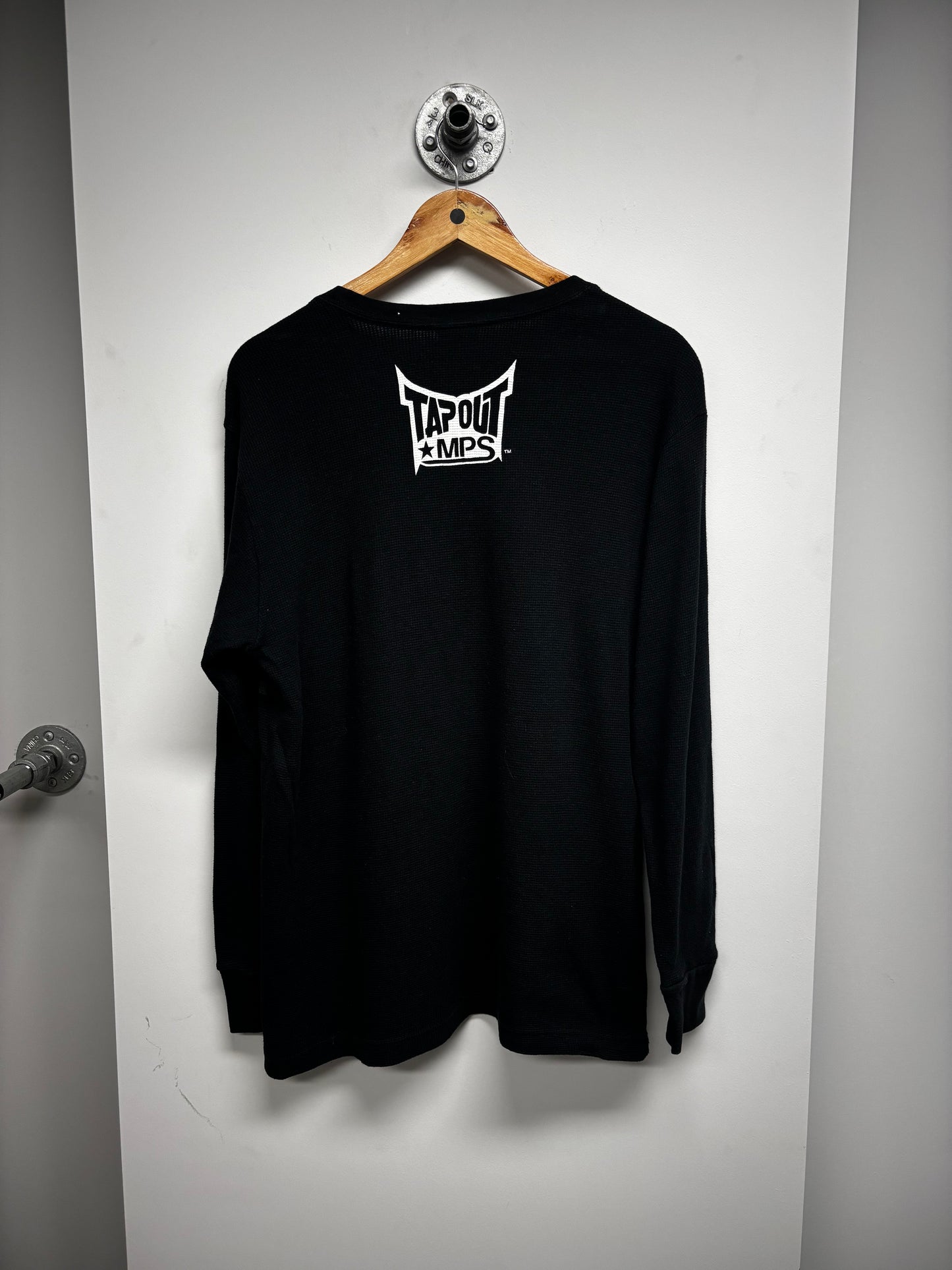 TAP OUT WAFFLE LONG SLEEVE SHIRT (L)