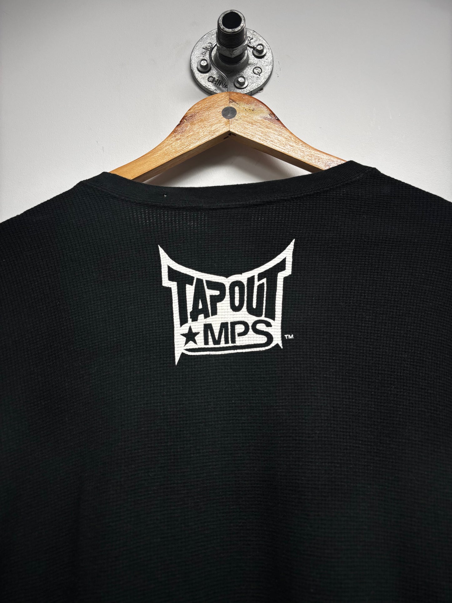 TAP OUT WAFFLE LONG SLEEVE SHIRT (L)