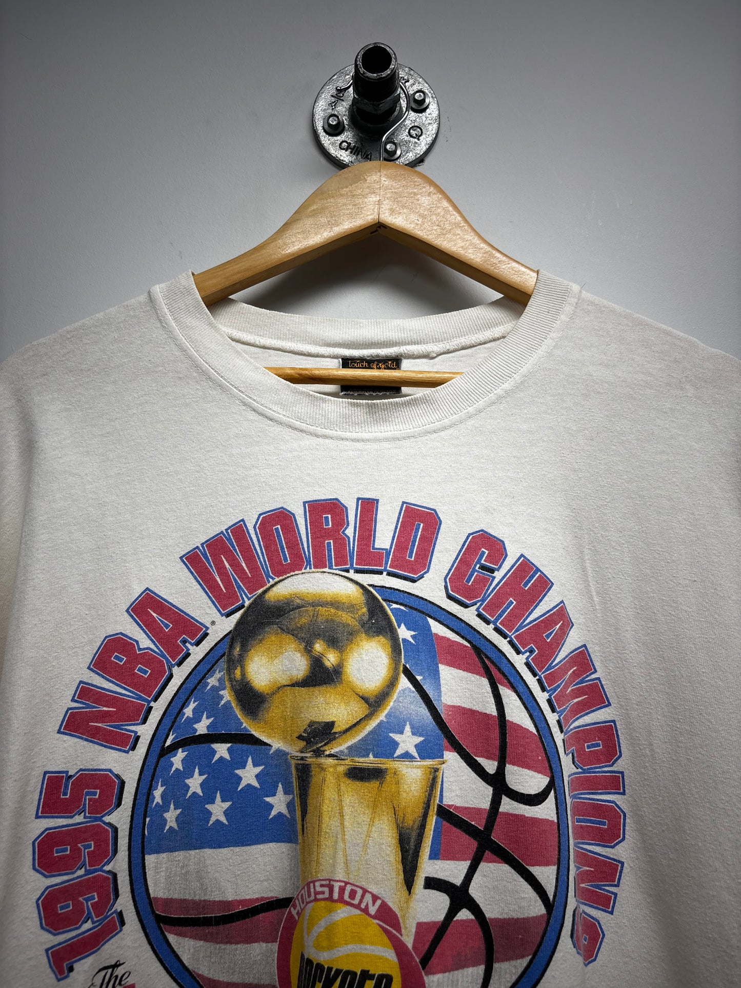 VINTAGE HOUSTON ROCKETS NBA CHAMPIONS TSHIRT (XXL)