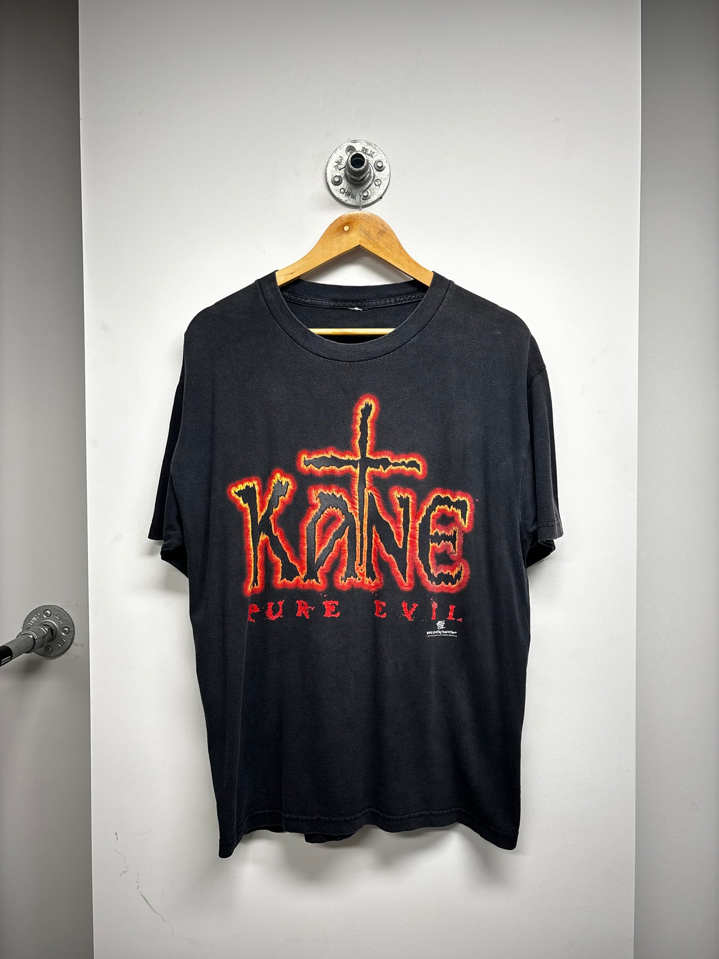 KANE PURE EVIL WRESTLING TSHIRT (L)