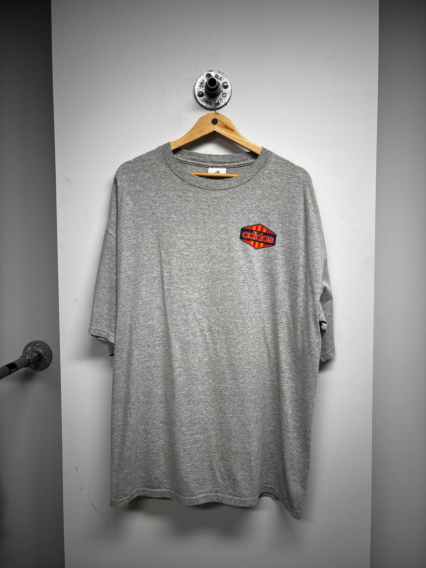 VINTAGE ADIDAS TSHIRT (XL)