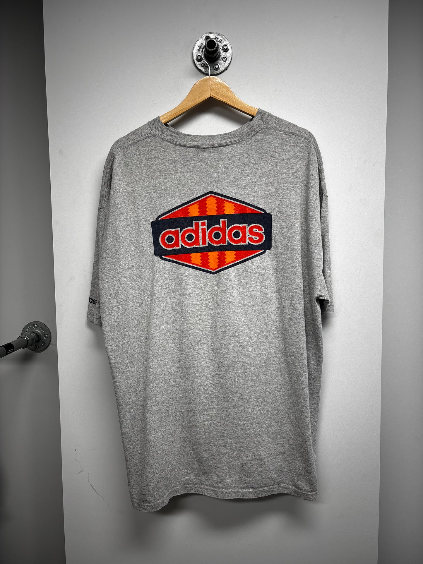 VINTAGE ADIDAS TSHIRT (XL)