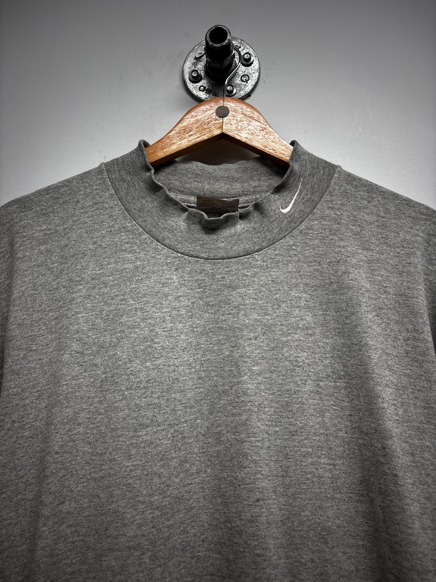 VINTAGE NIKE MOCKNECK TSHIRT (L)