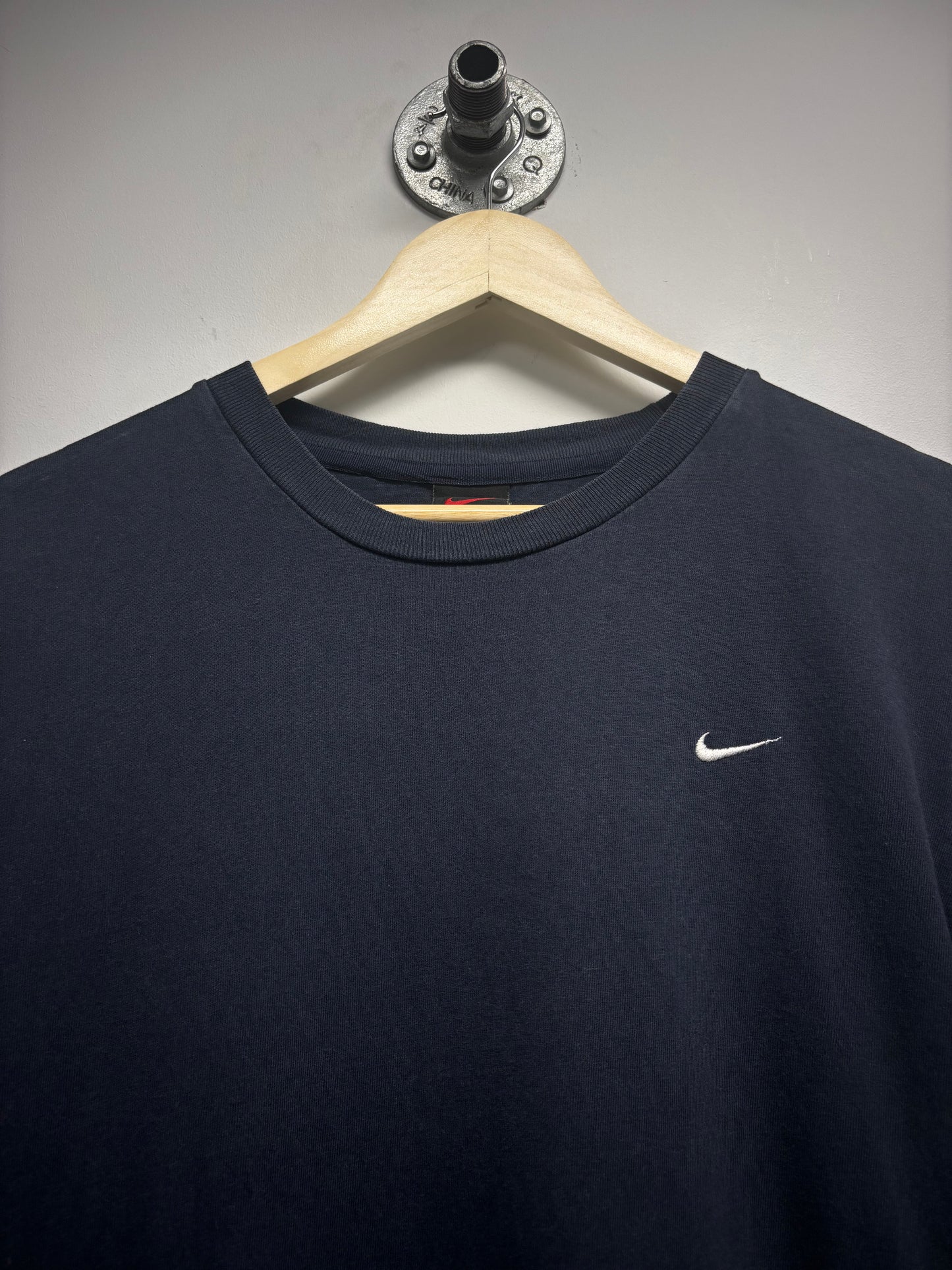 VINTAGE NIKE SWOOSH TSHIRT (S)