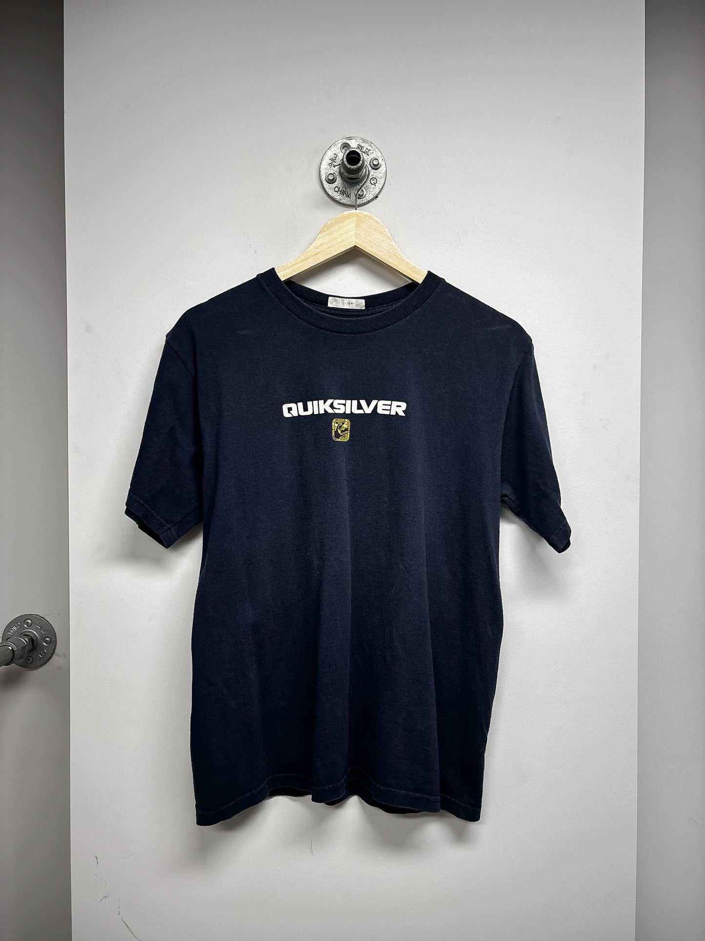 VINTAGE QUIKSILVER SURF TSHIRT (YOUTH XL)