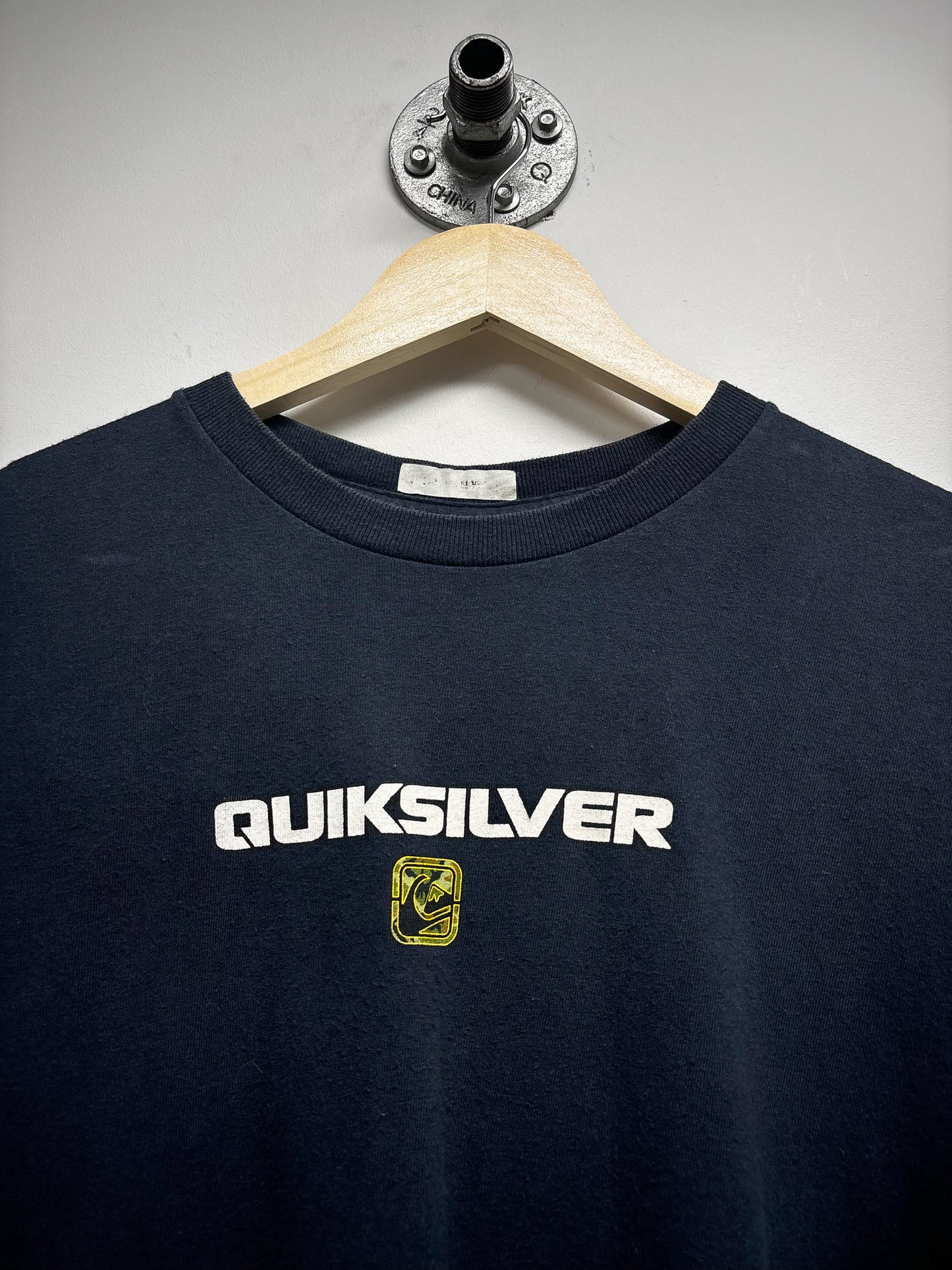 VINTAGE QUIKSILVER SURF TSHIRT (YOUTH XL)