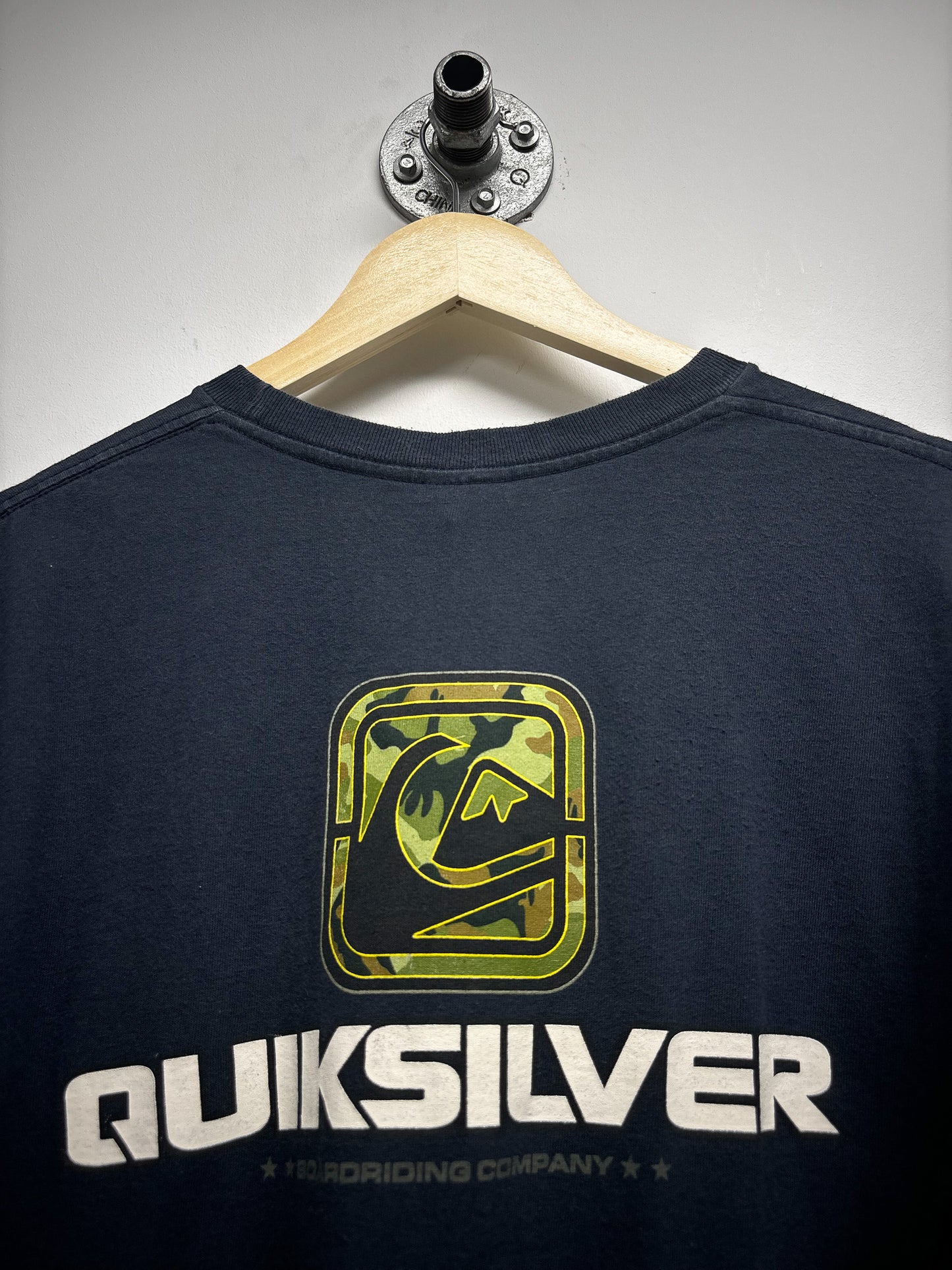 VINTAGE QUIKSILVER SURF TSHIRT (YOUTH XL)