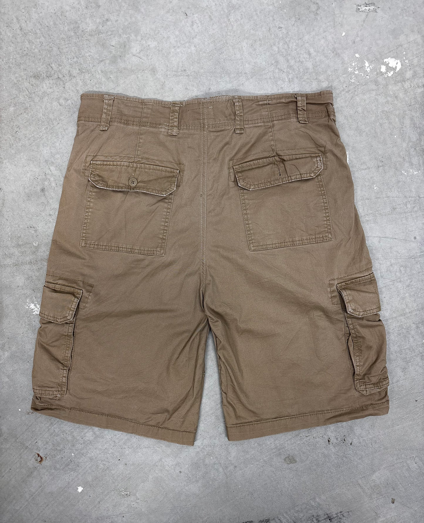 VINTAGE CARGO SHORTS (38)
