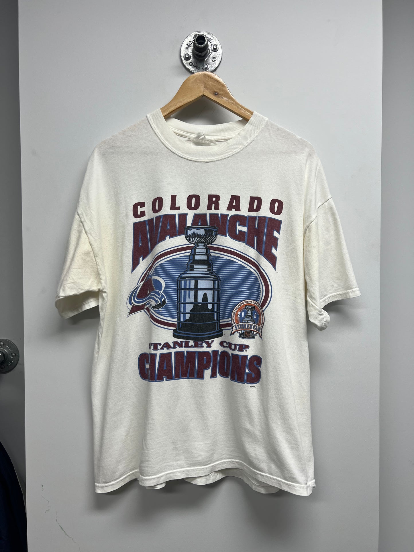VINTAGE COLORADO AVALANCHE STANLEY CUP CHAMPIONS TSHIRT (M)