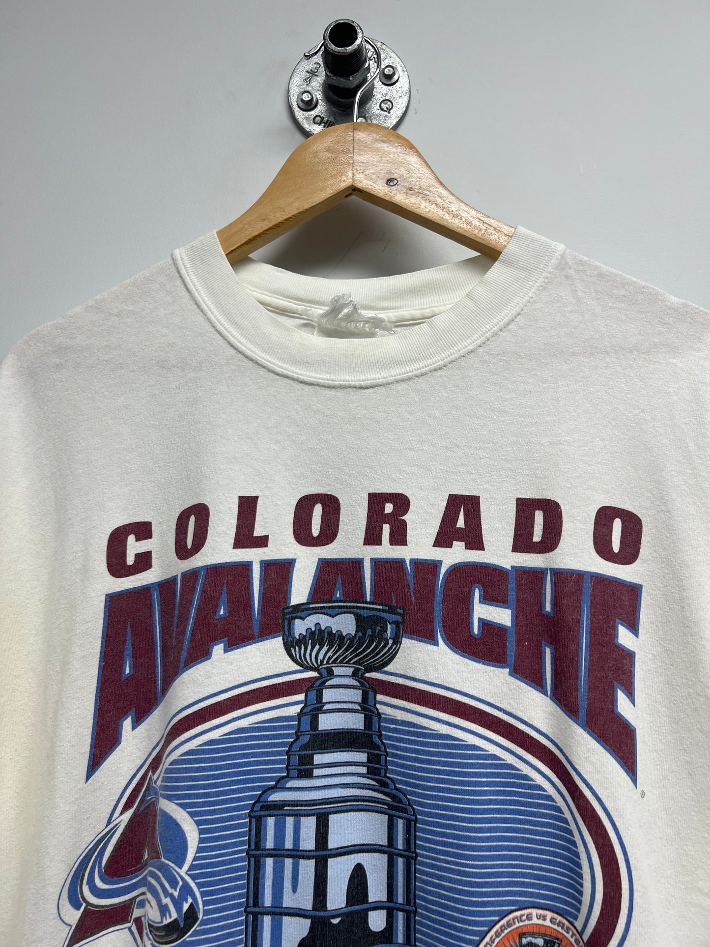 VINTAGE COLORADO AVALANCHE STANLEY CUP CHAMPIONS TSHIRT (M)